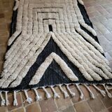 BENI OUARAIN CARPET patterns 250 X 150 cm black and beige