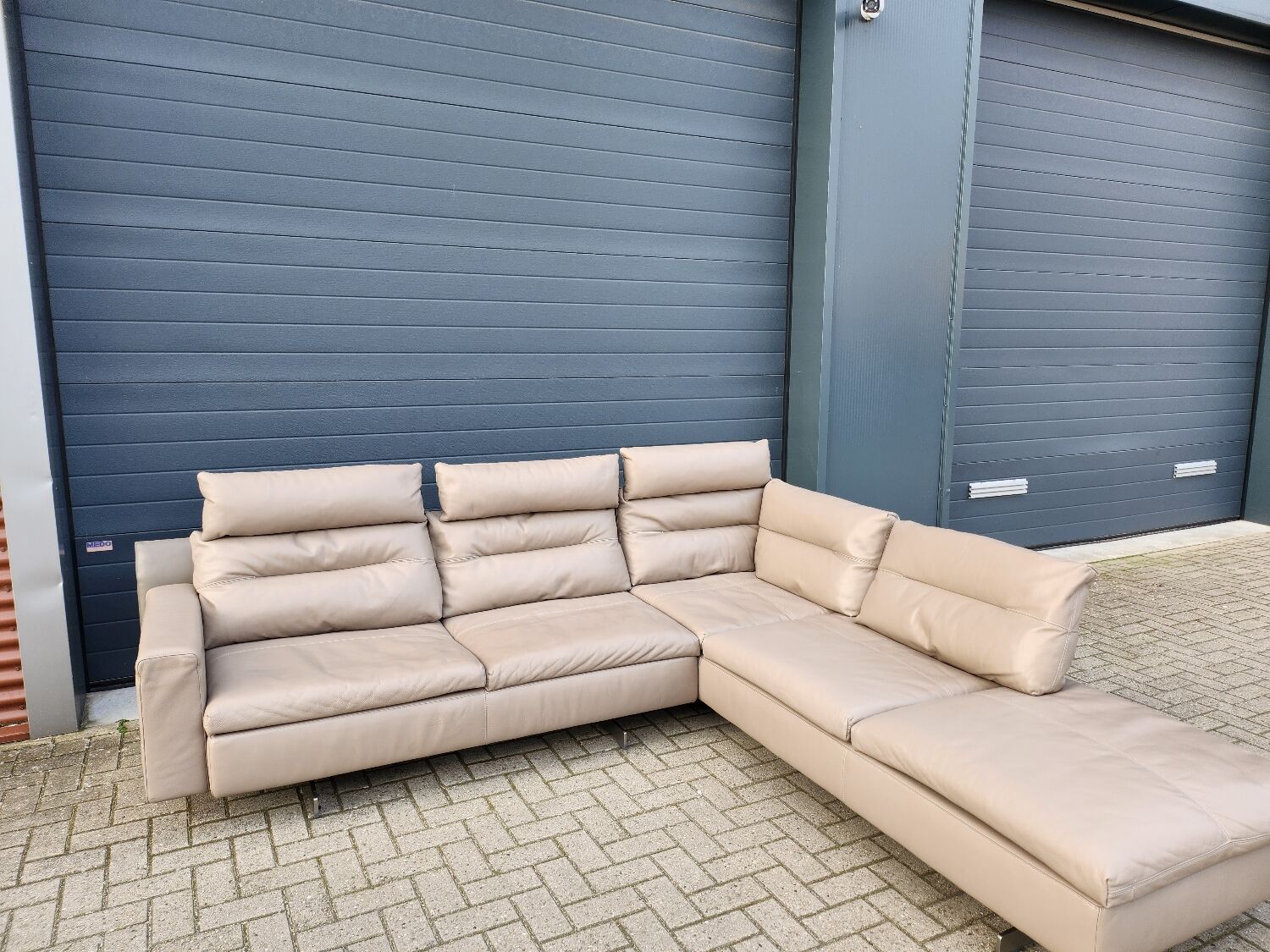 Poltrona Frau - GranTorino corner sofa in leather