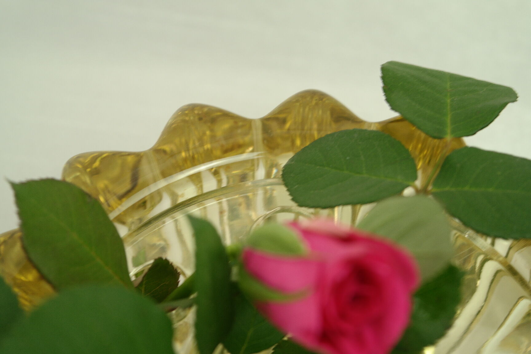 Pique flowers Art Deco P. d'Avesn yellow