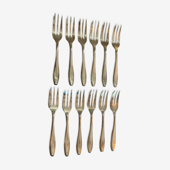 Cutlery.12 dessert forks .silver metal