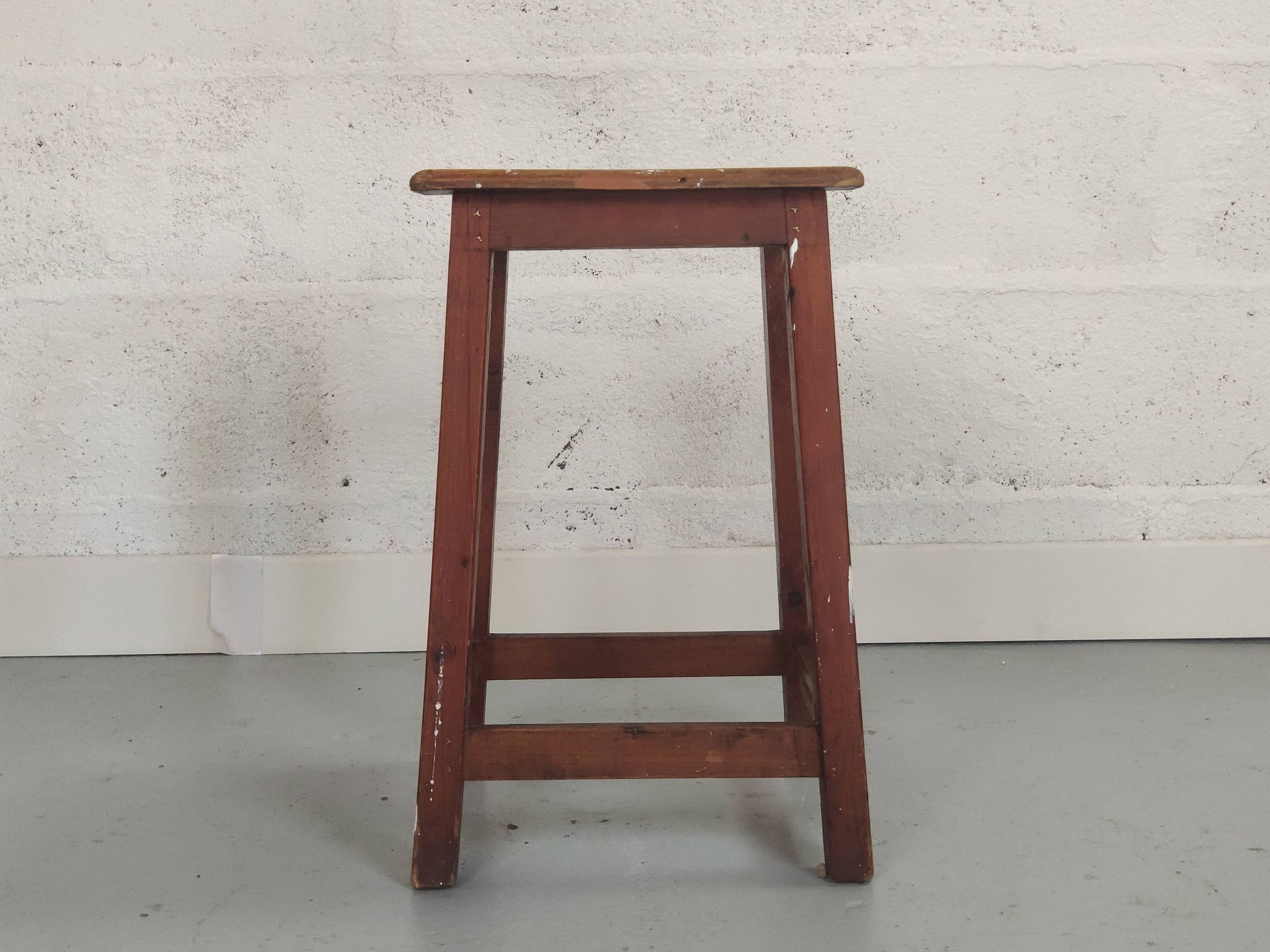 Tabouret vintage de peintre en bois