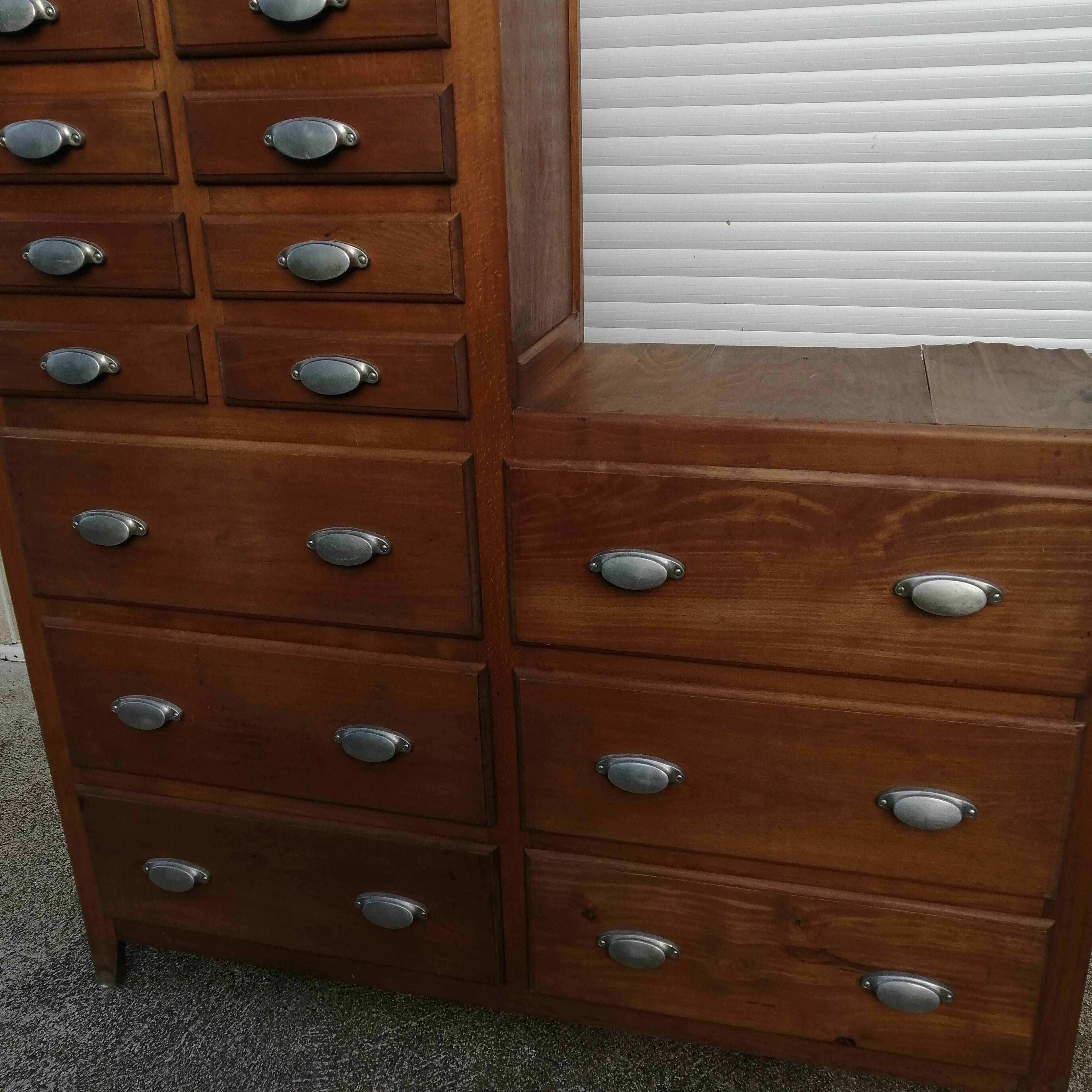Meuble asymétrique-commode
