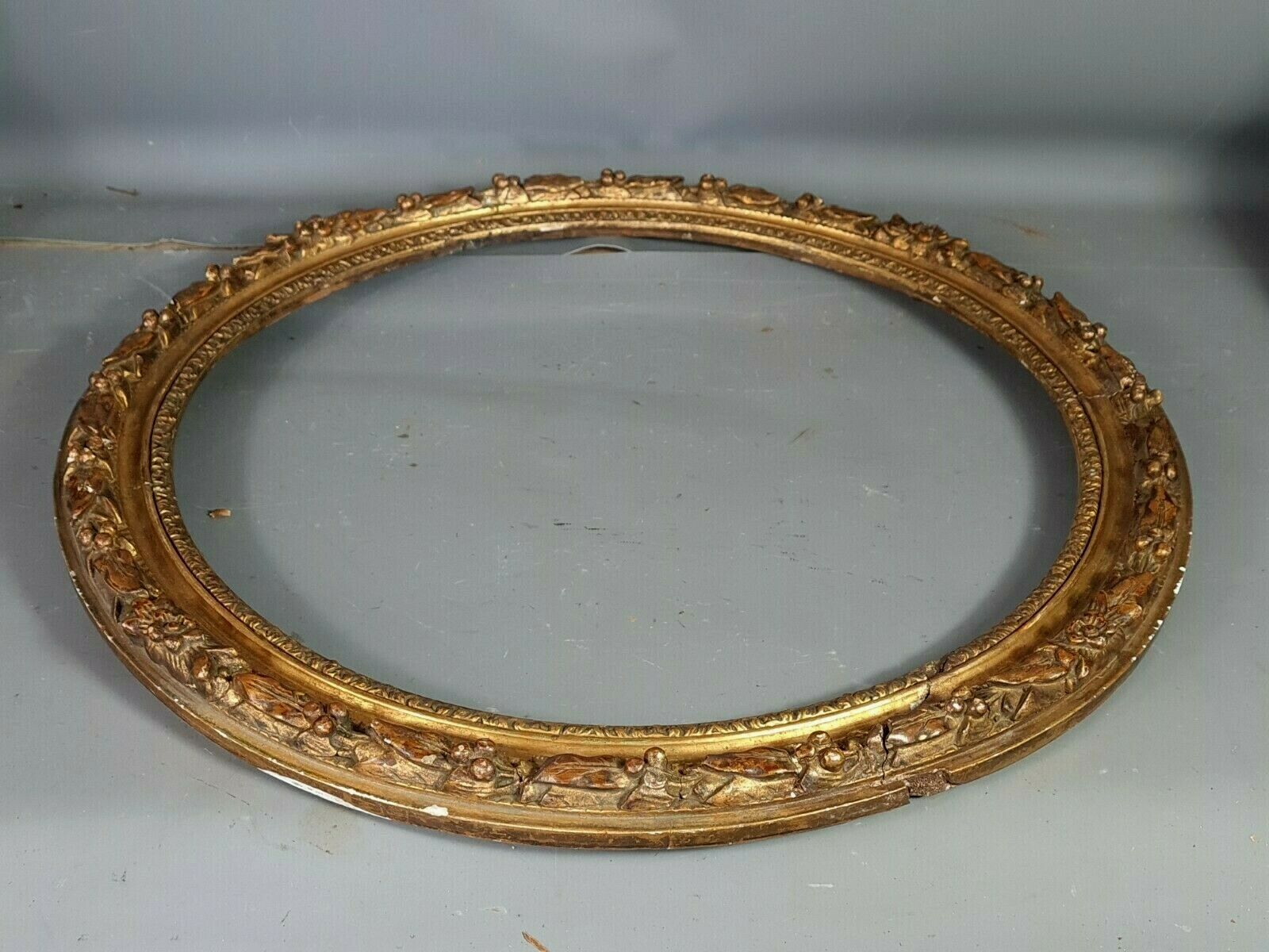 Round frame nineteenth century gilded stucco wood diameter 51 cm foliage 42.8 cm SB
