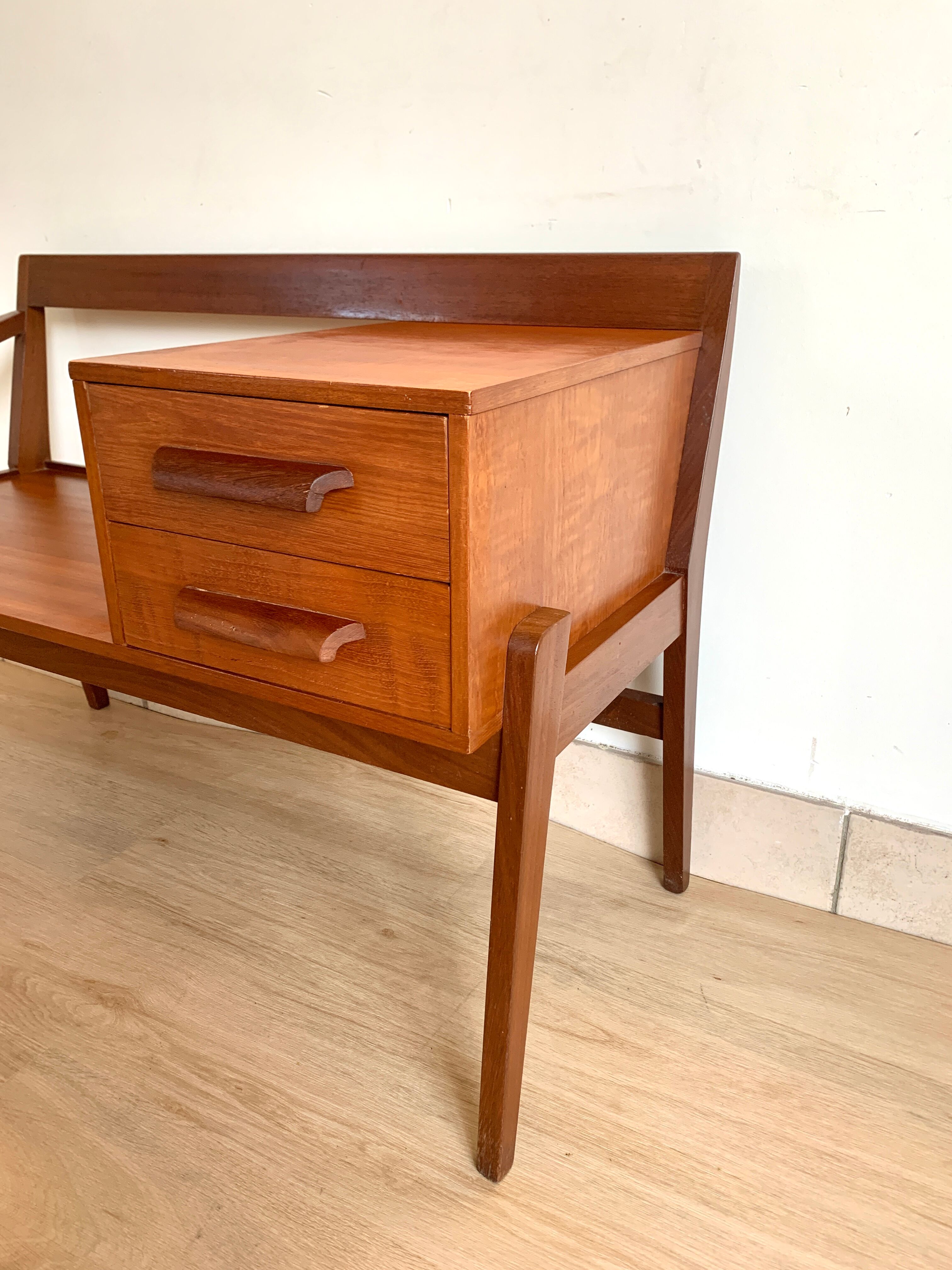 Banc de téléphone vintage en teck