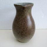 Speckled sandstone pitcher