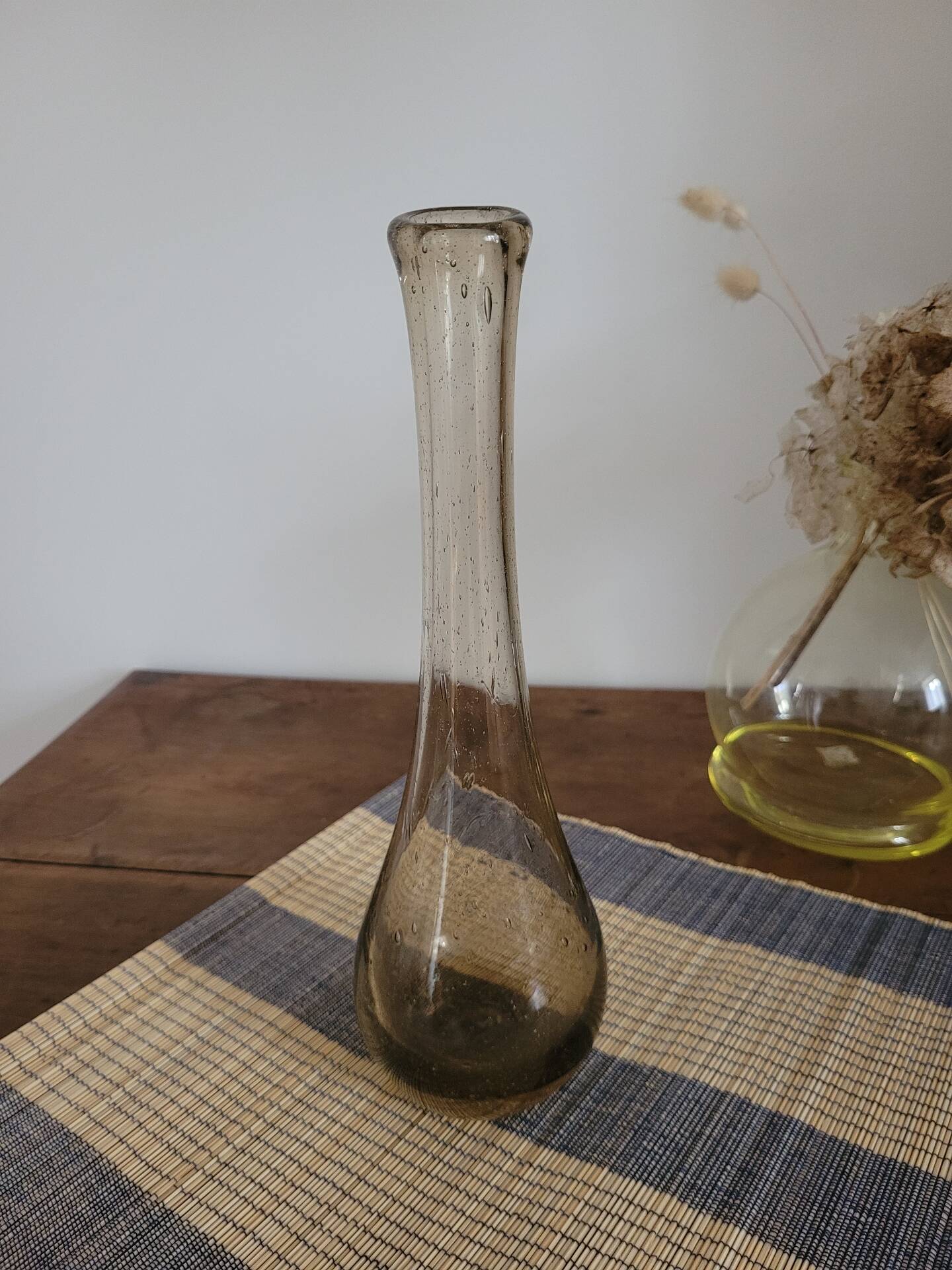 Vase soliflore en verre soufflé forme goutte