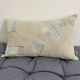 Coussin artisanal en toile ancienne style Kilim