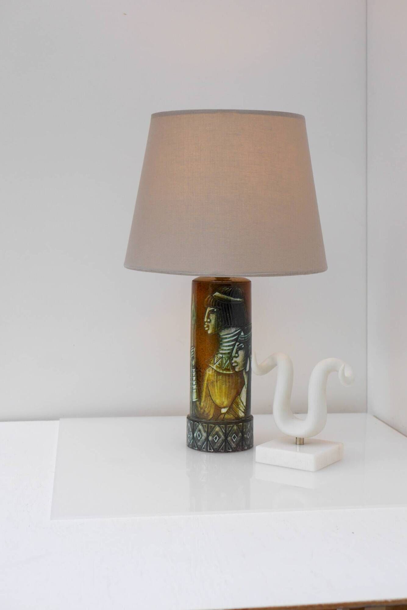 Sculptural table lamp in ceramic, designed by Bonnie Rehnqvist, Sweden, 1972