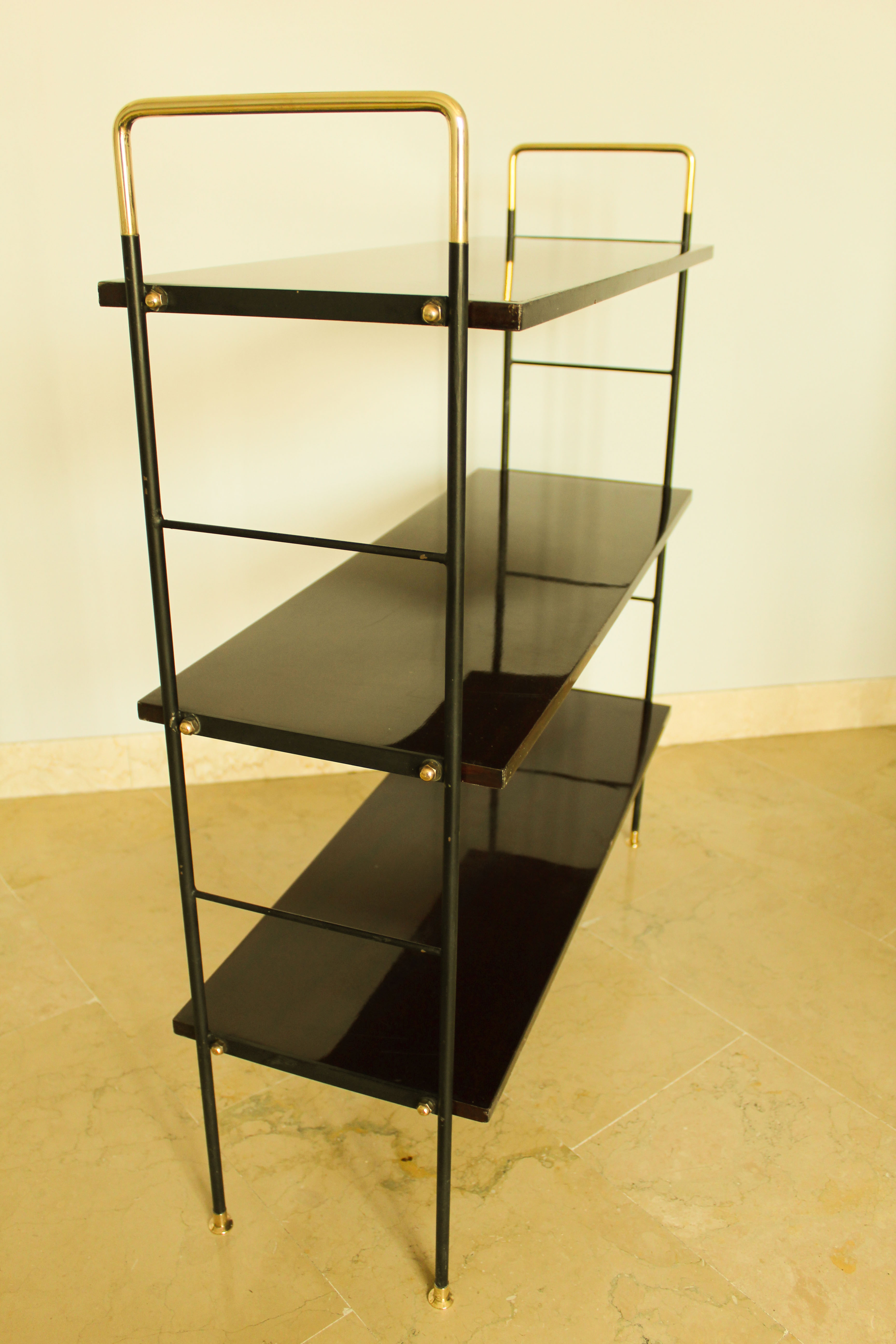 Etager, 1950s Italian bookcase in rosewood, brass and iron