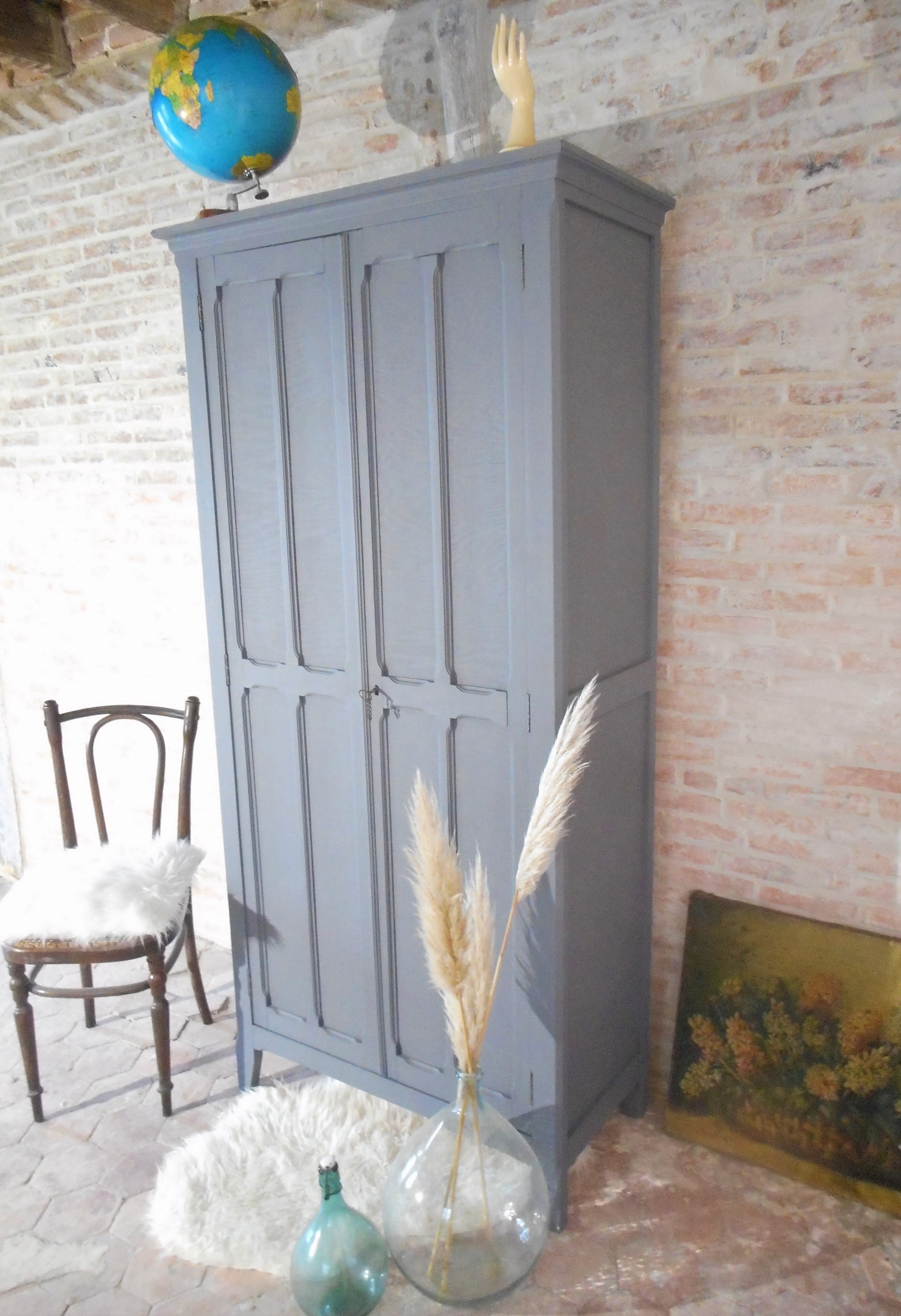 Armoire parisienne