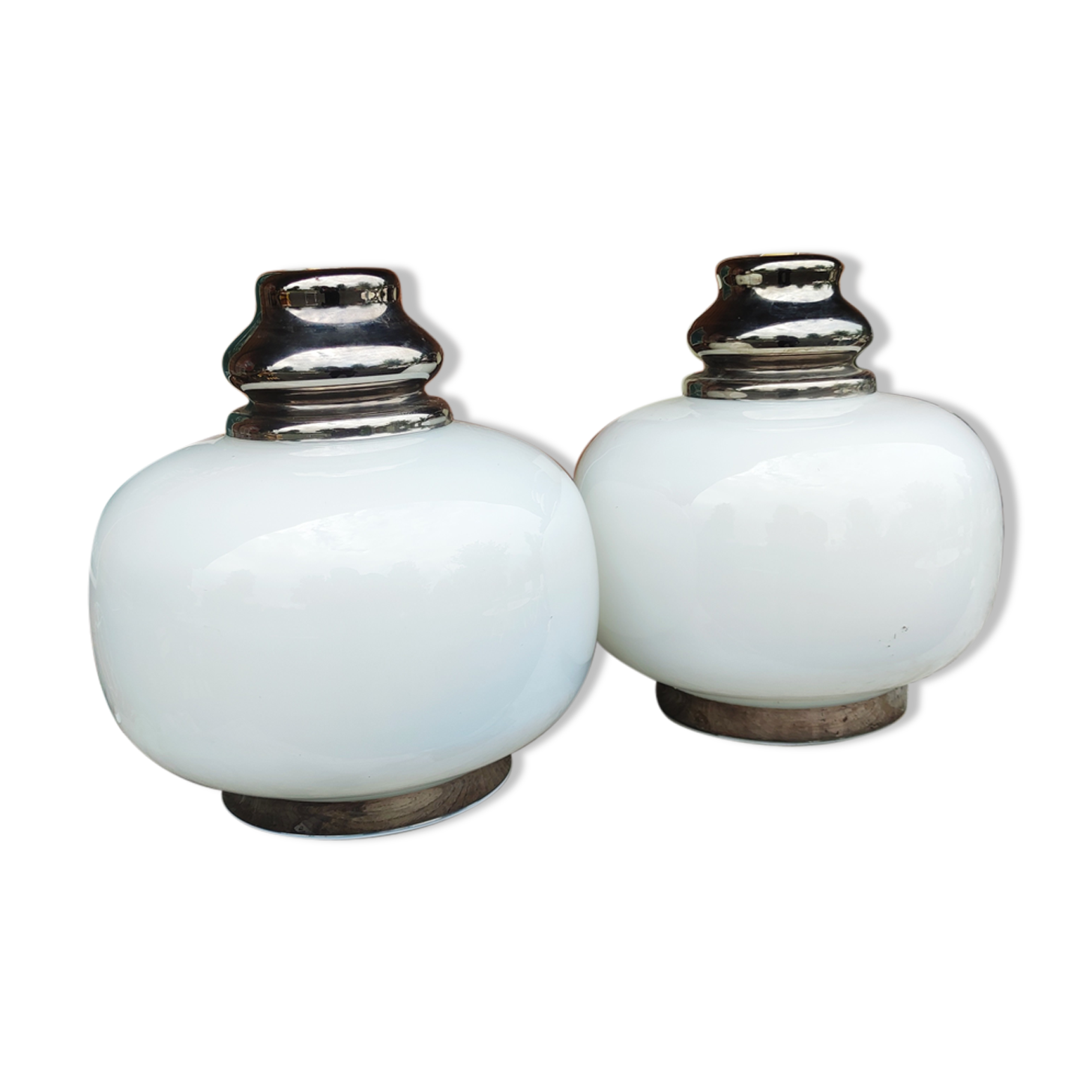 Pair of vintage suspensions in glass/white and silver