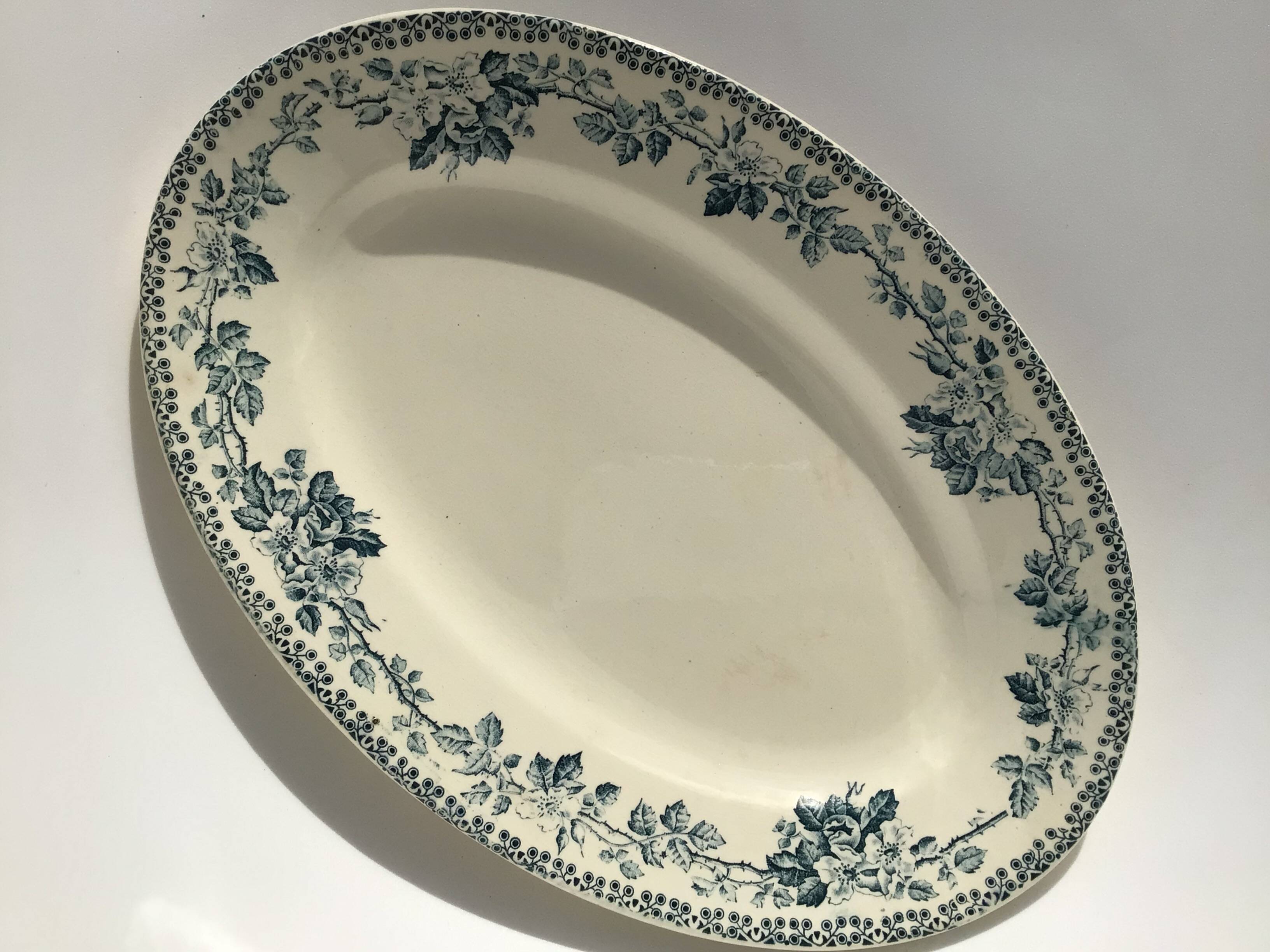 Terre de Fer Guadeloupe Debray gray blue dish