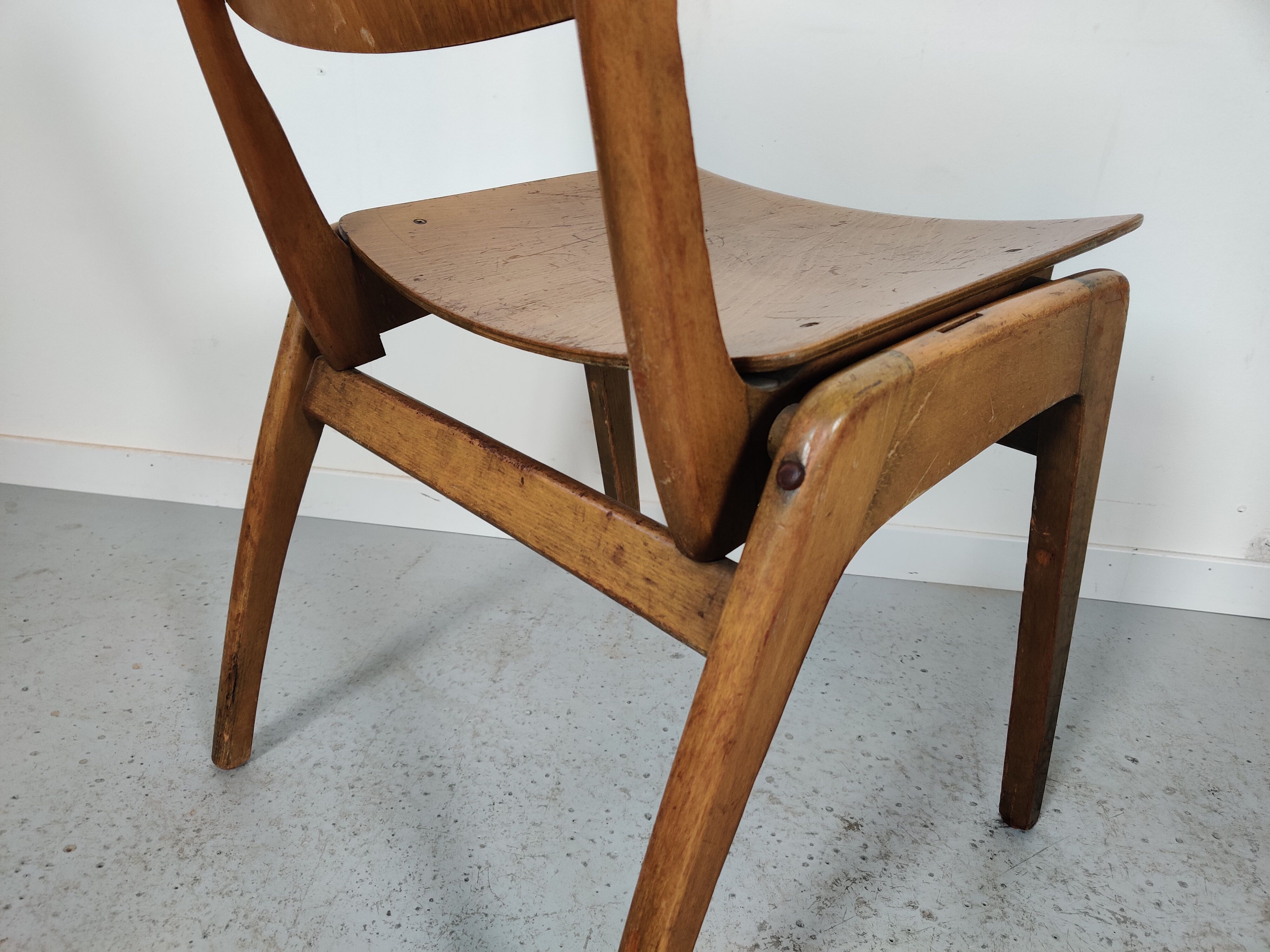 8 stackable vintage chairs 60s/70s