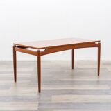 Large Scandinavian coffee table in teak from the 1960s.