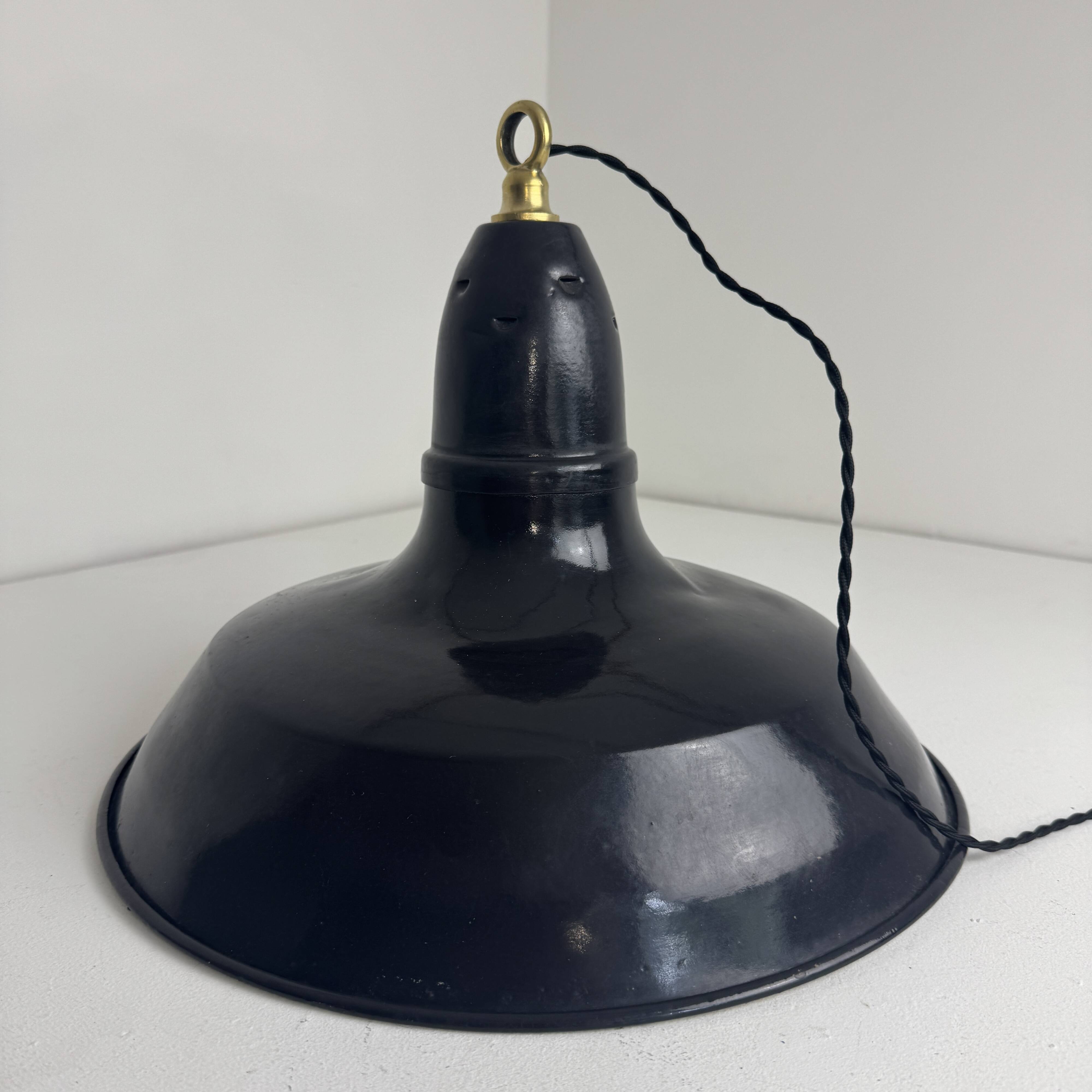 Ancienne suspension d’atelier industriel emaillee 40 cm