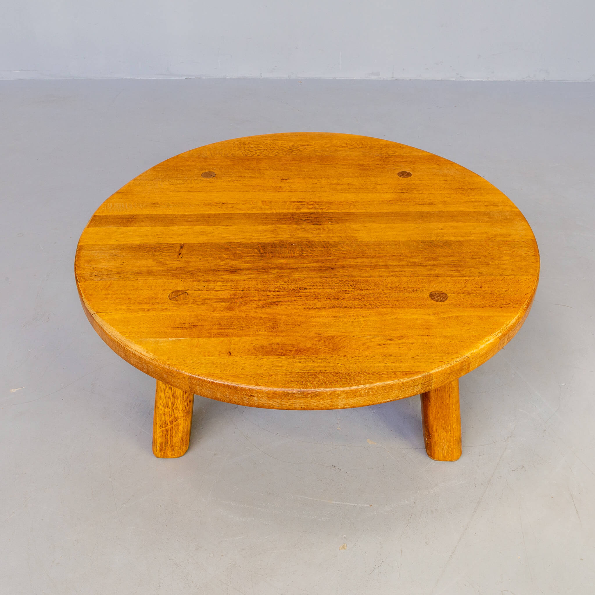 60s Massive Oak round coffee table for de Puydt