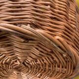 Large vintage wicker basket with lid – circa 1960