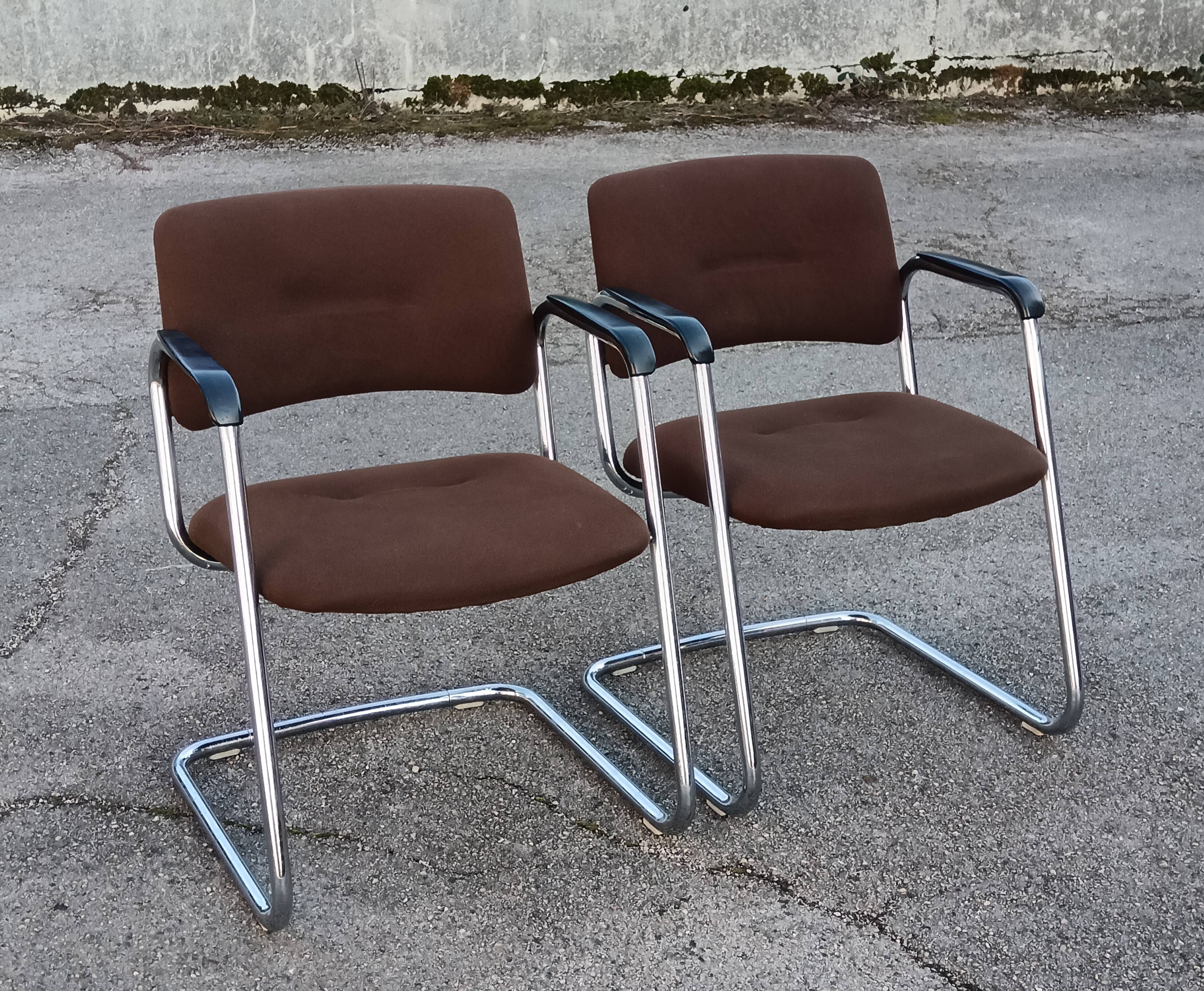 Paire de fauteuils cantilever Strafor 1970