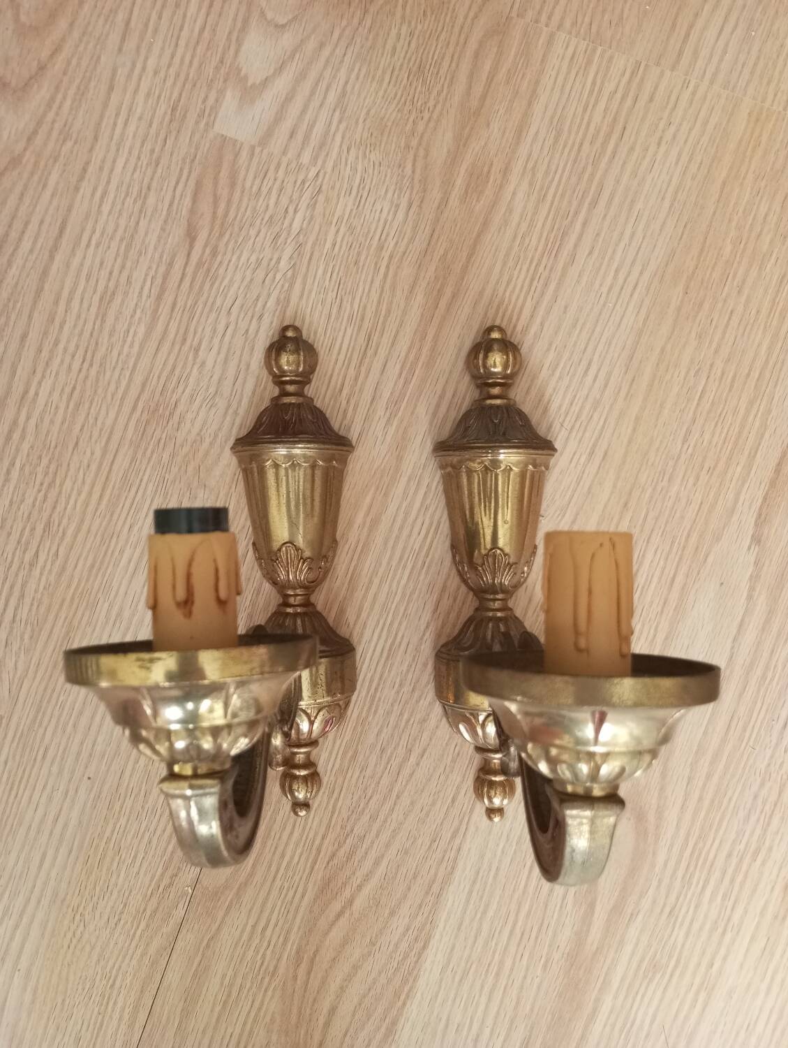 Pair of bronze wall lights