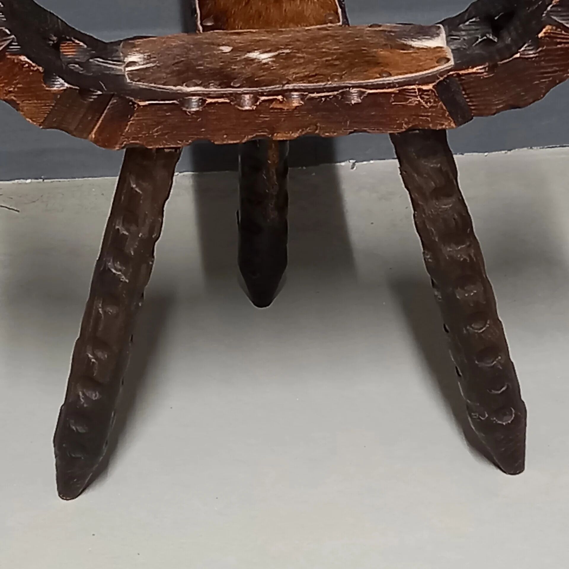 Spanish three-legged chair - Birth stool
