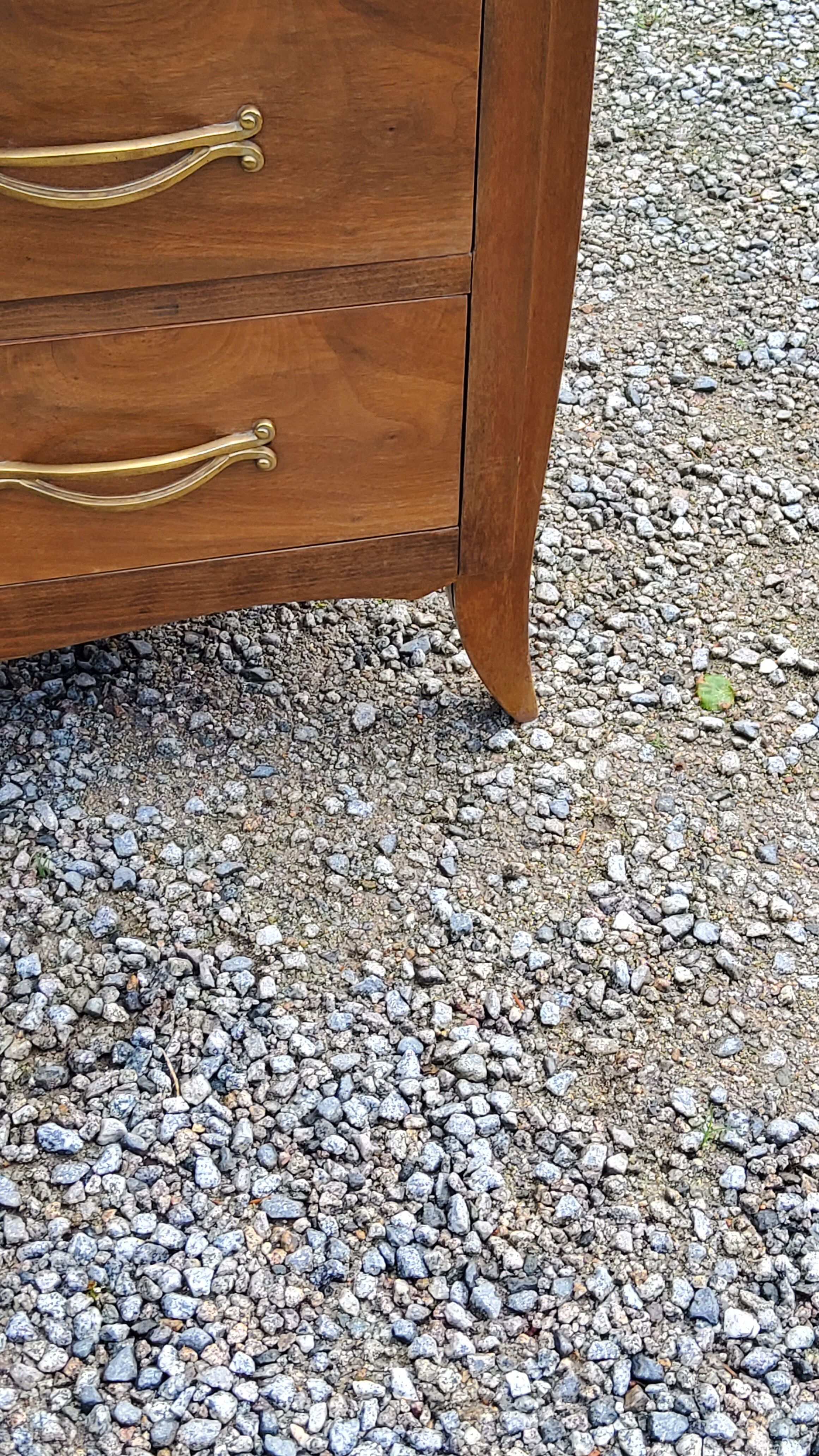 Chest of drawers from the 40s/50s in golden blond walnut 3 drawers feet compass