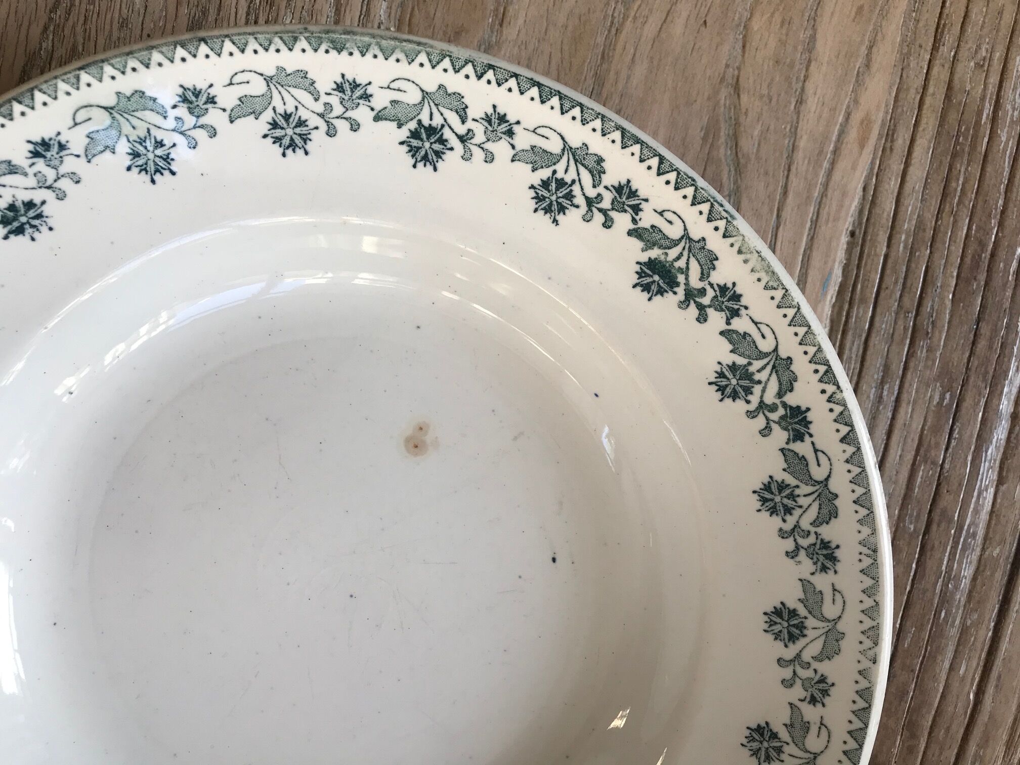 Set of 6 vintage pattern plates