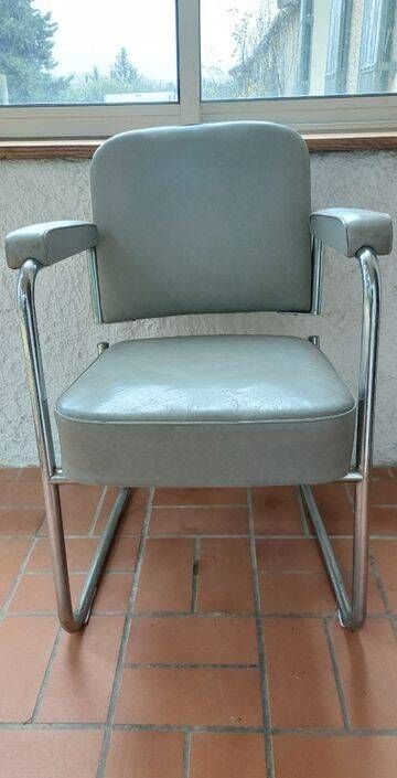 Roneo Pullman armchair