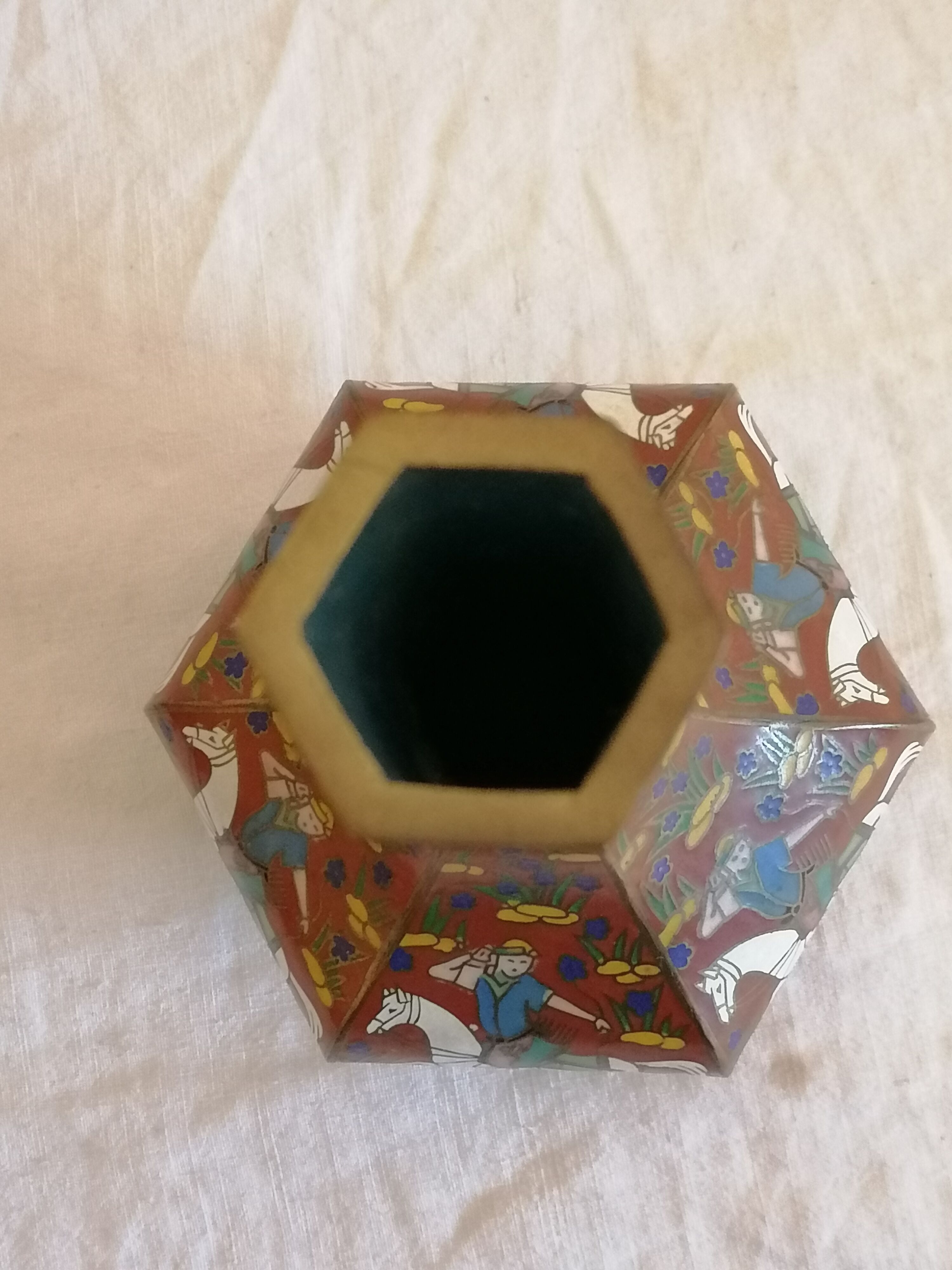 Partitioned Asian vase with Persian decoration. Vintage.