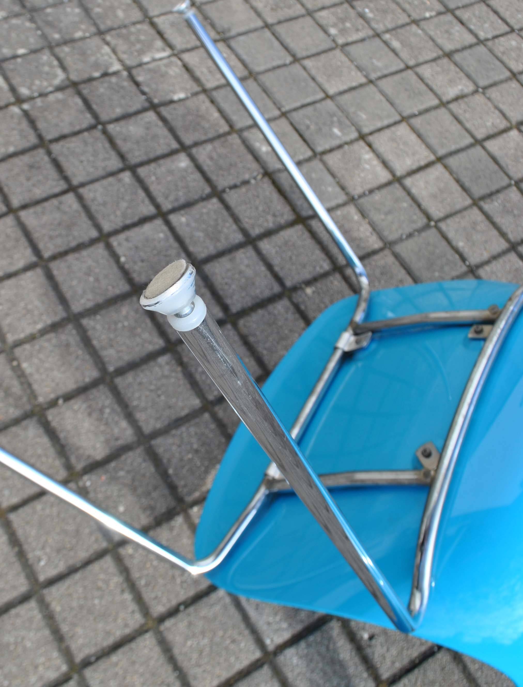 LOOP armchair - Scandinavian DESIGN chair by Claus Breinholt (Danish) Infiniti - blue polypropylene