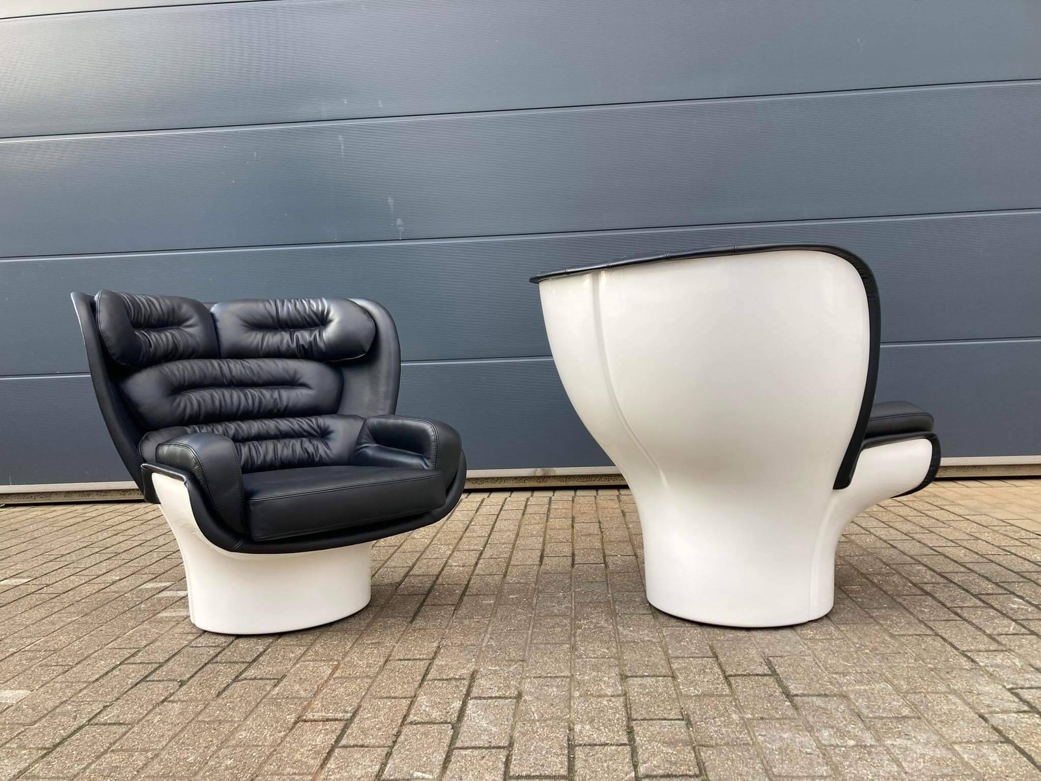 2x Joe Colombo Elda LONGHI Chair Black leather, White fiberglass