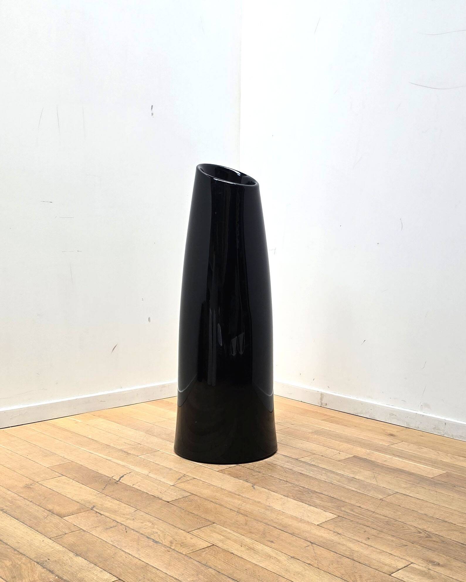 Suite of 8 Madame vases, Alessandro Busana