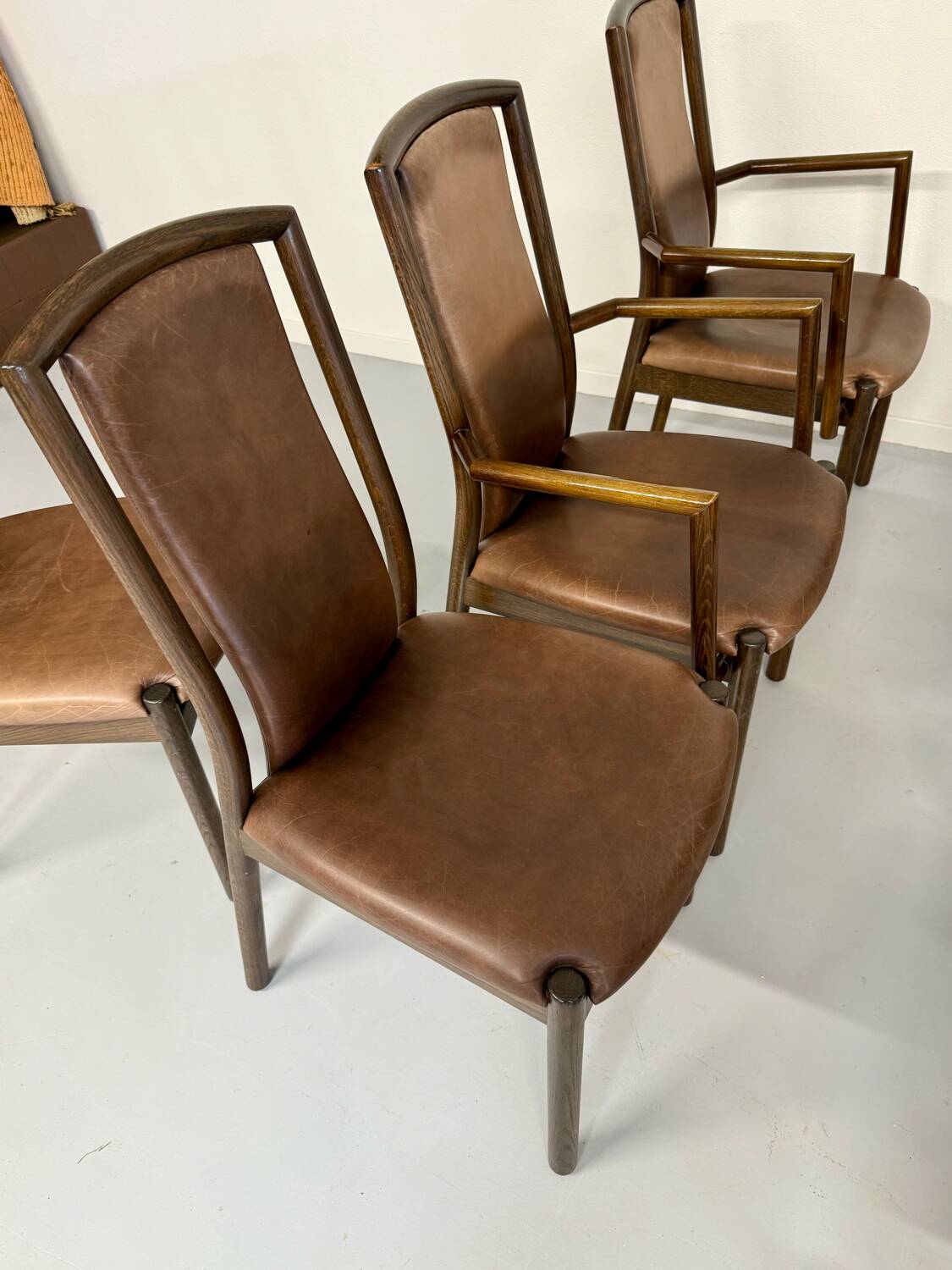 Set of 8 wooden and thick leather armchairs, Girsberger design, 80s