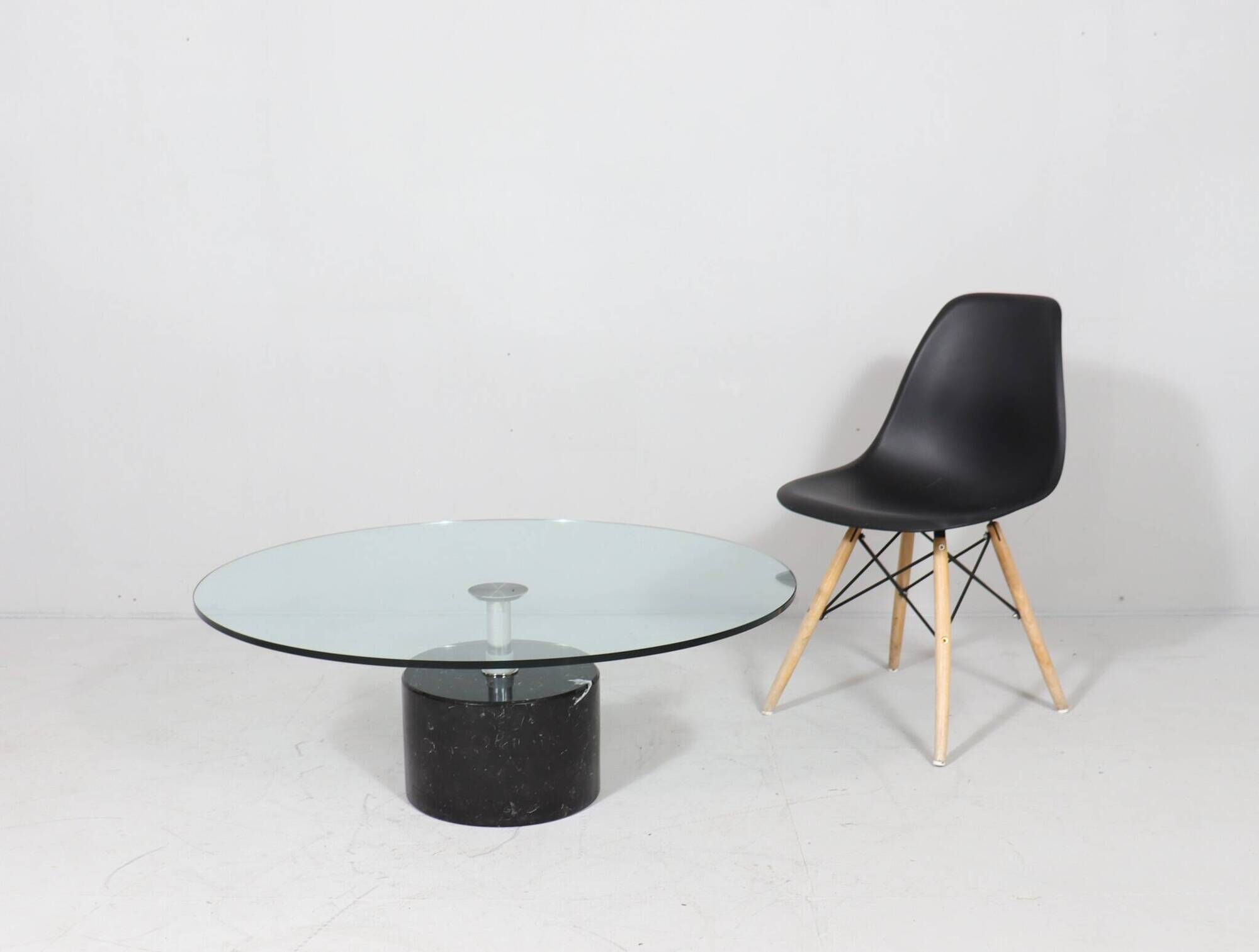 Giorgio et Maurizio Cattelan. Table basse/table basse, marbre, Italie, années 1980