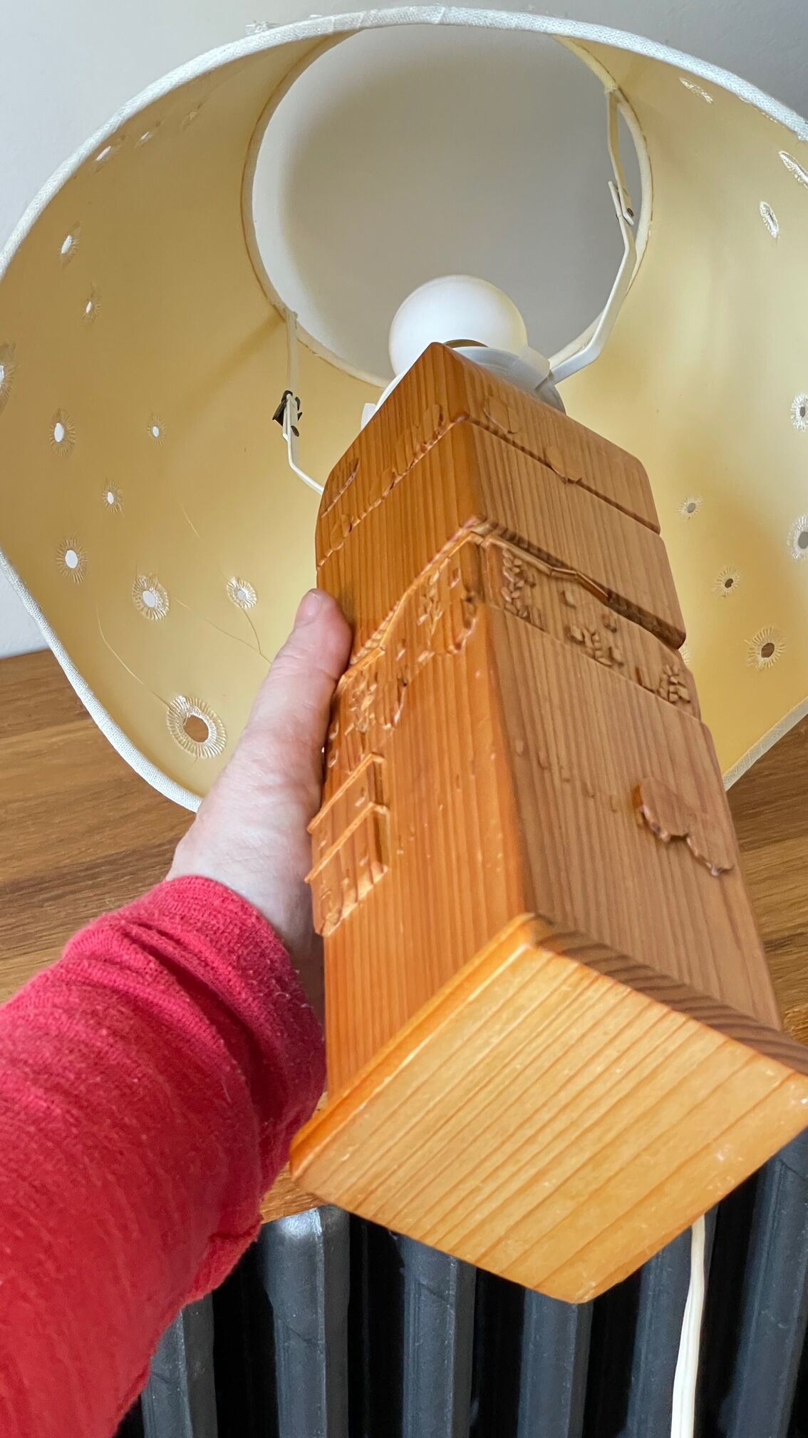 Pine lamp carved 80s