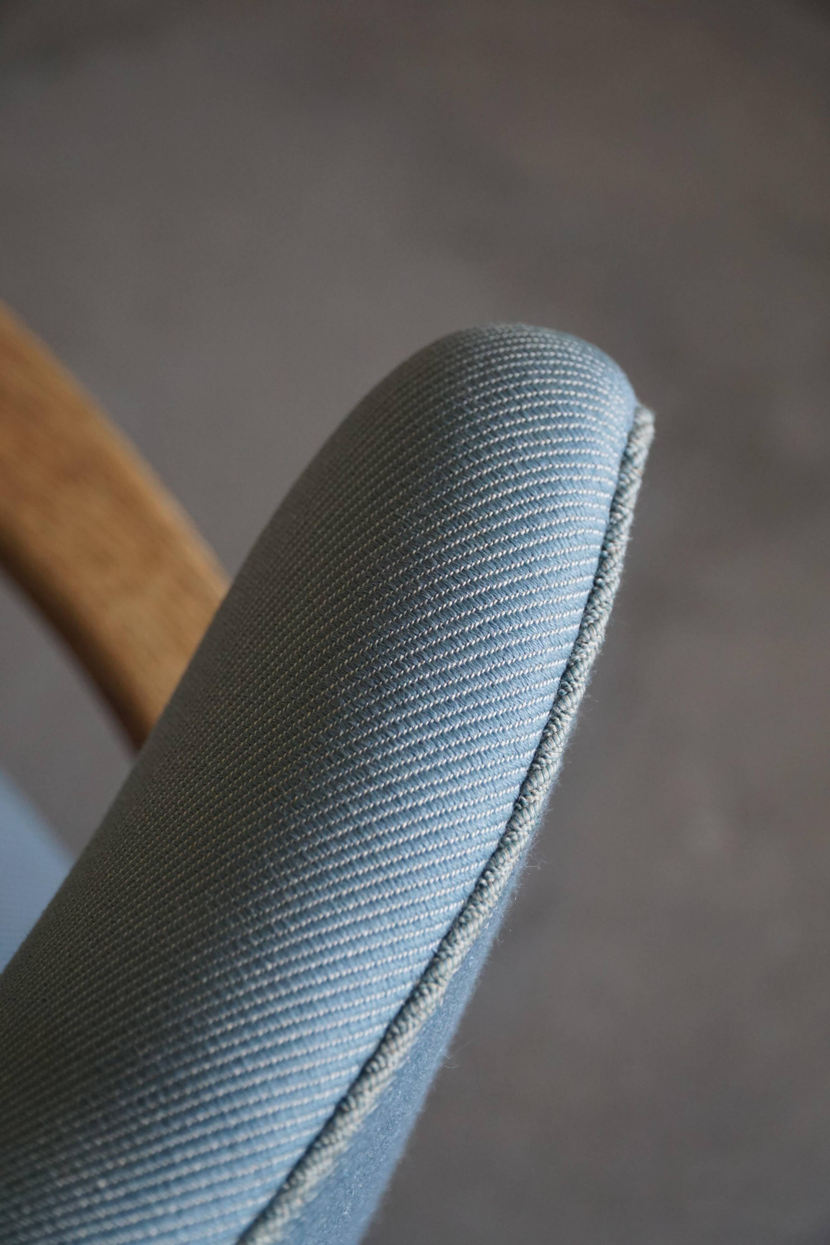 Modern Danish, curved oak chaise longue, attributed to Viggo Boesen, 1950s