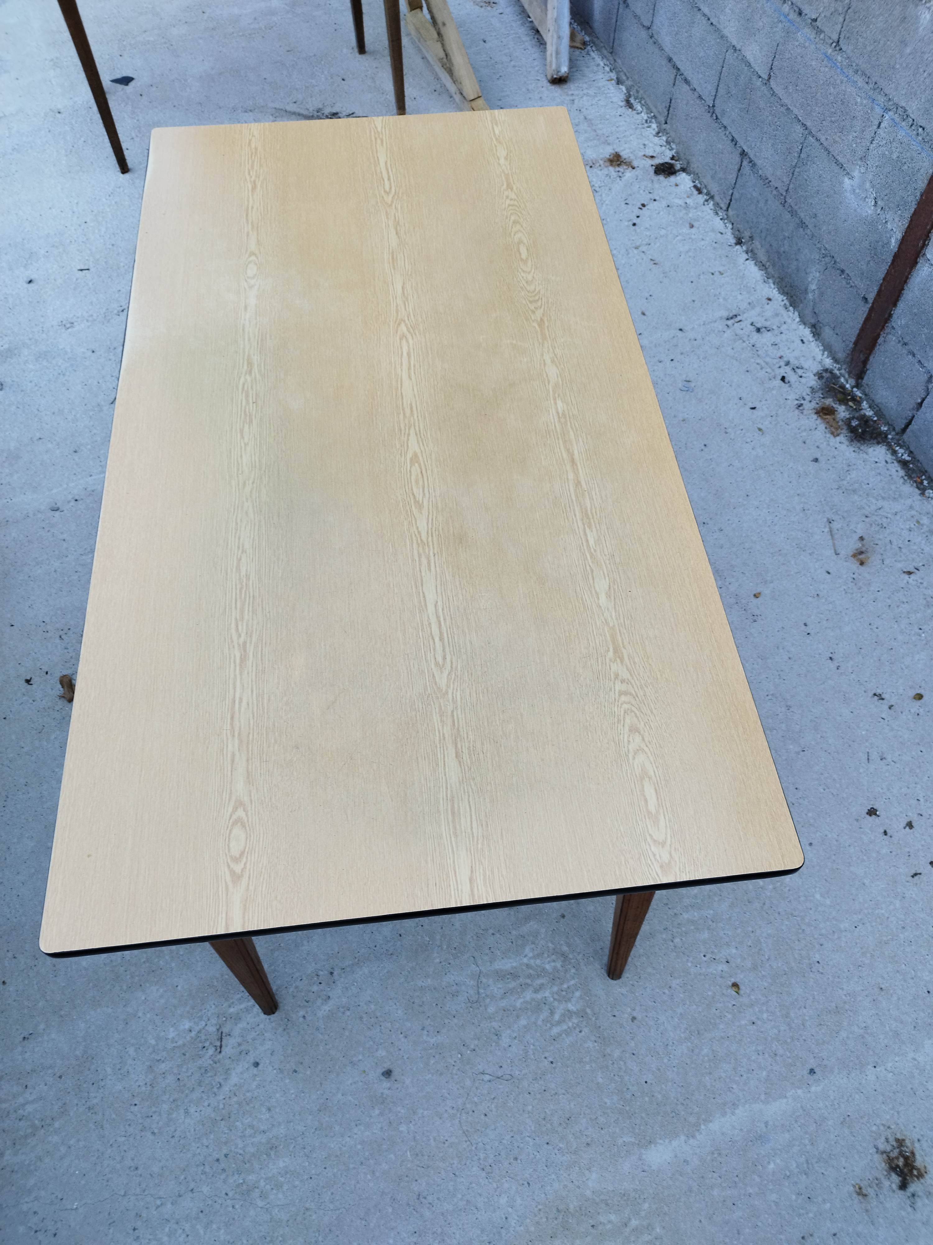 Large table with oak spindle top formica year 50