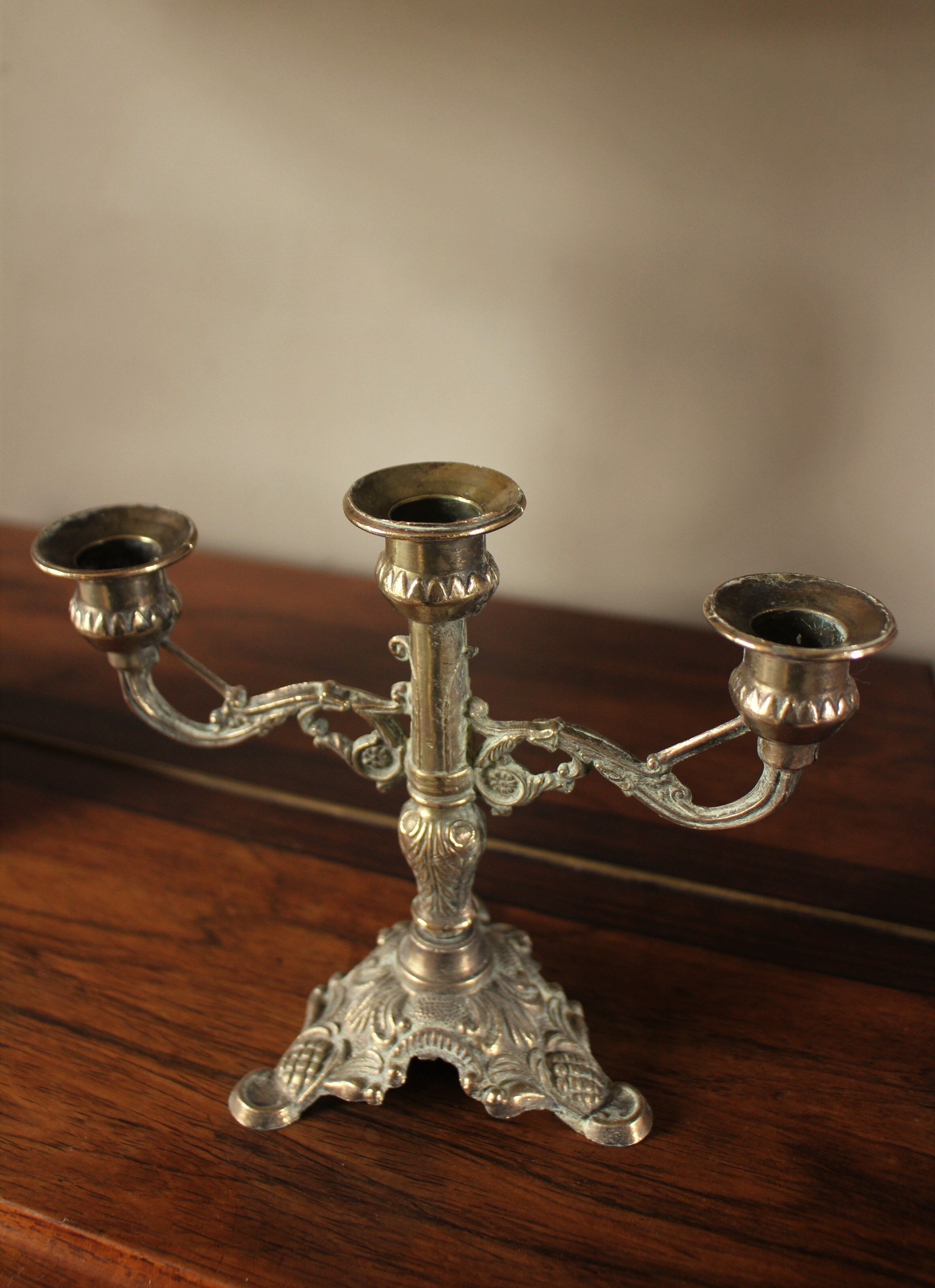 Candlestick three binaries regulated