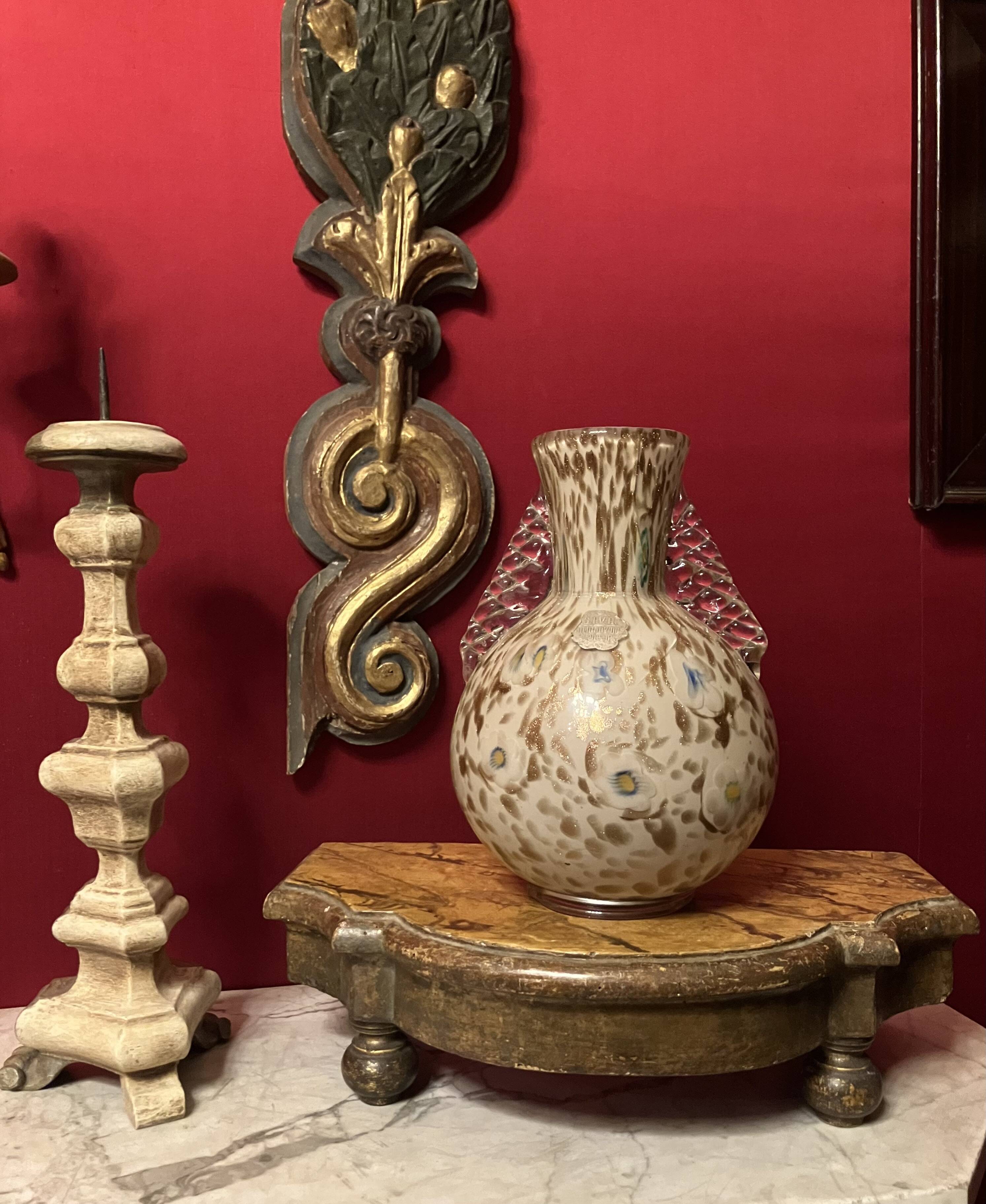 Ancient Italian pedestal, gilded carved wood, faux yellow Siena marble, 19th century.