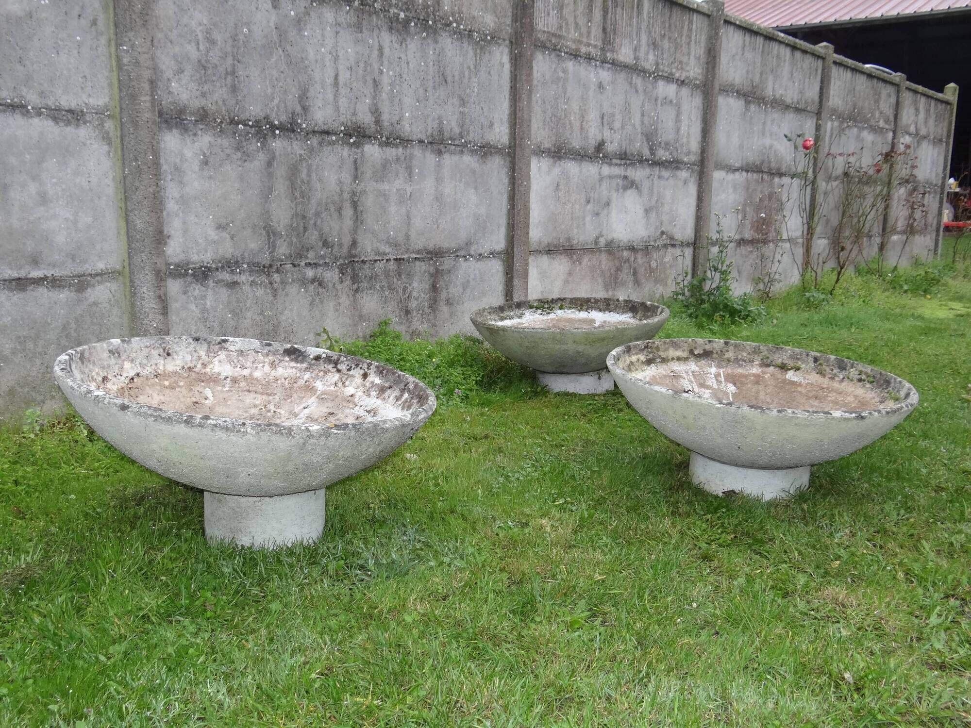 Series of three concrete planters design René Pechère edited by Eternit 1958