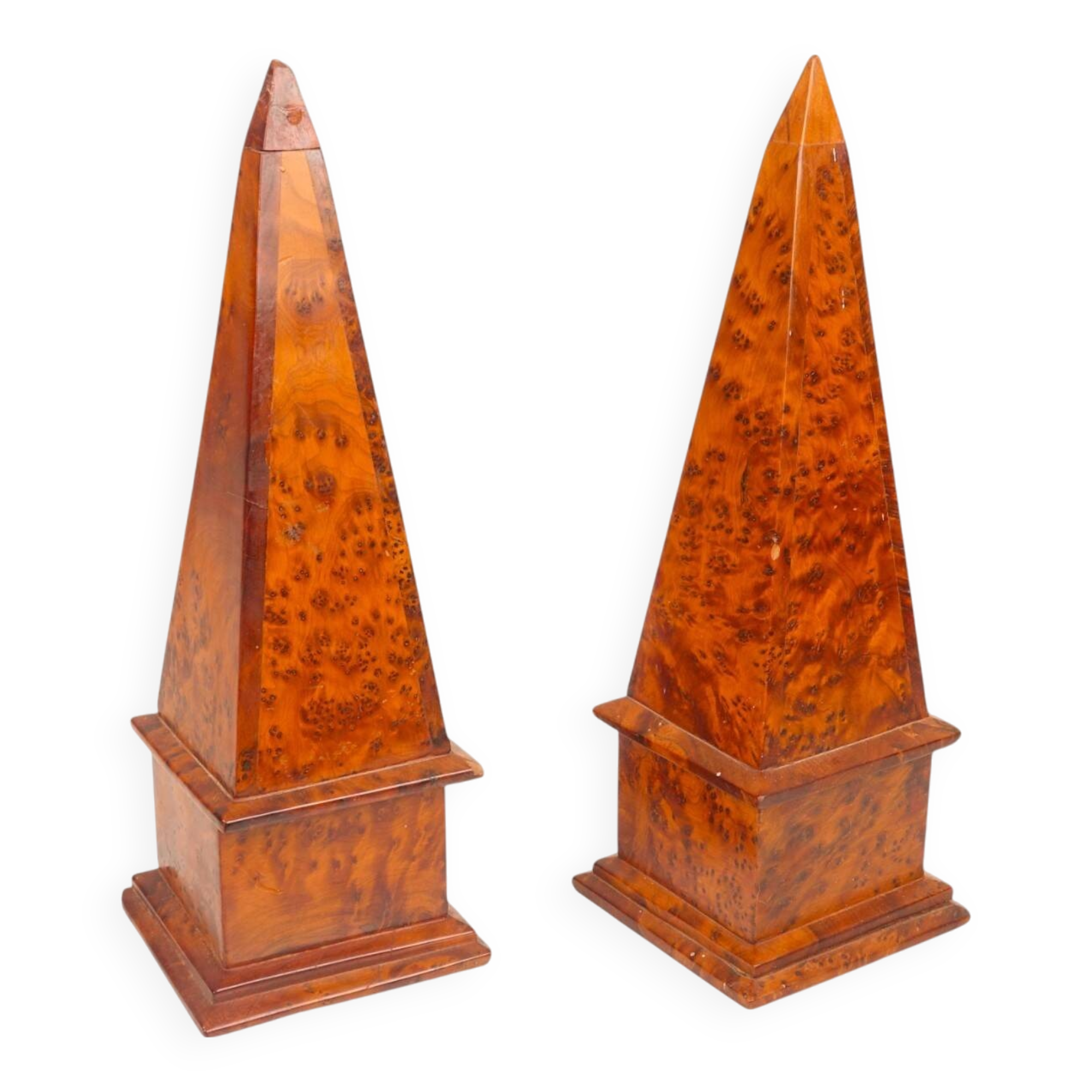 Paire d'obélisques en bois de loupe