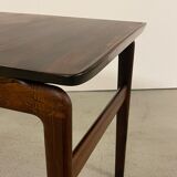 Table basse par Peter Hvidt en palissandre massif