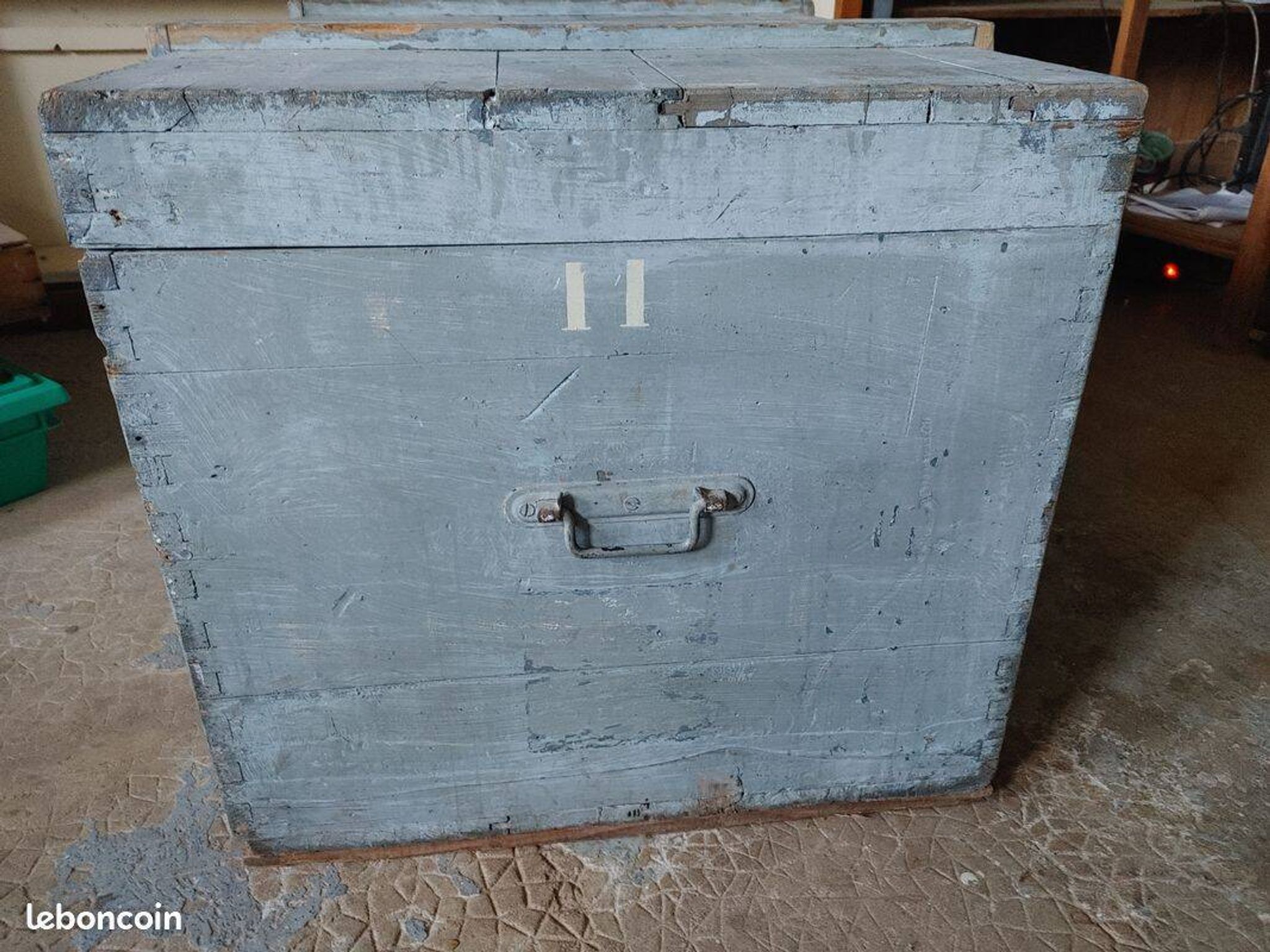 Large trunk/old chest, entirely original - address BANDOL