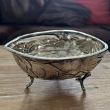 Nutshell-shaped dish