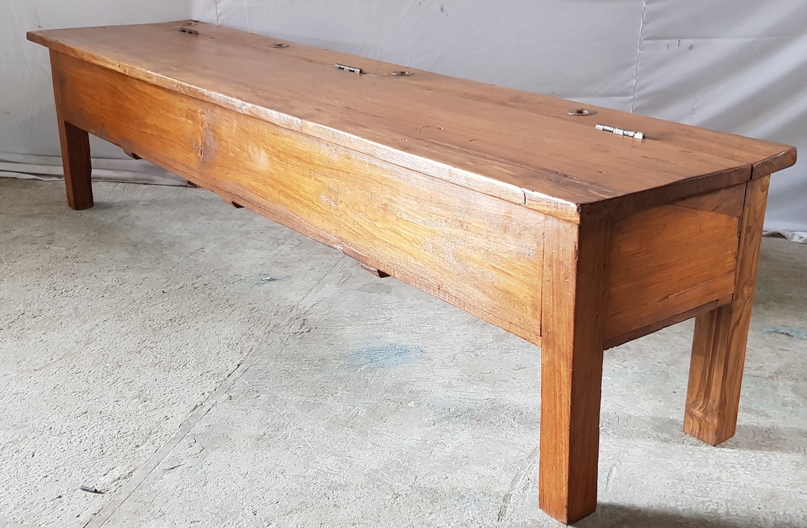 Chest / bench in teak