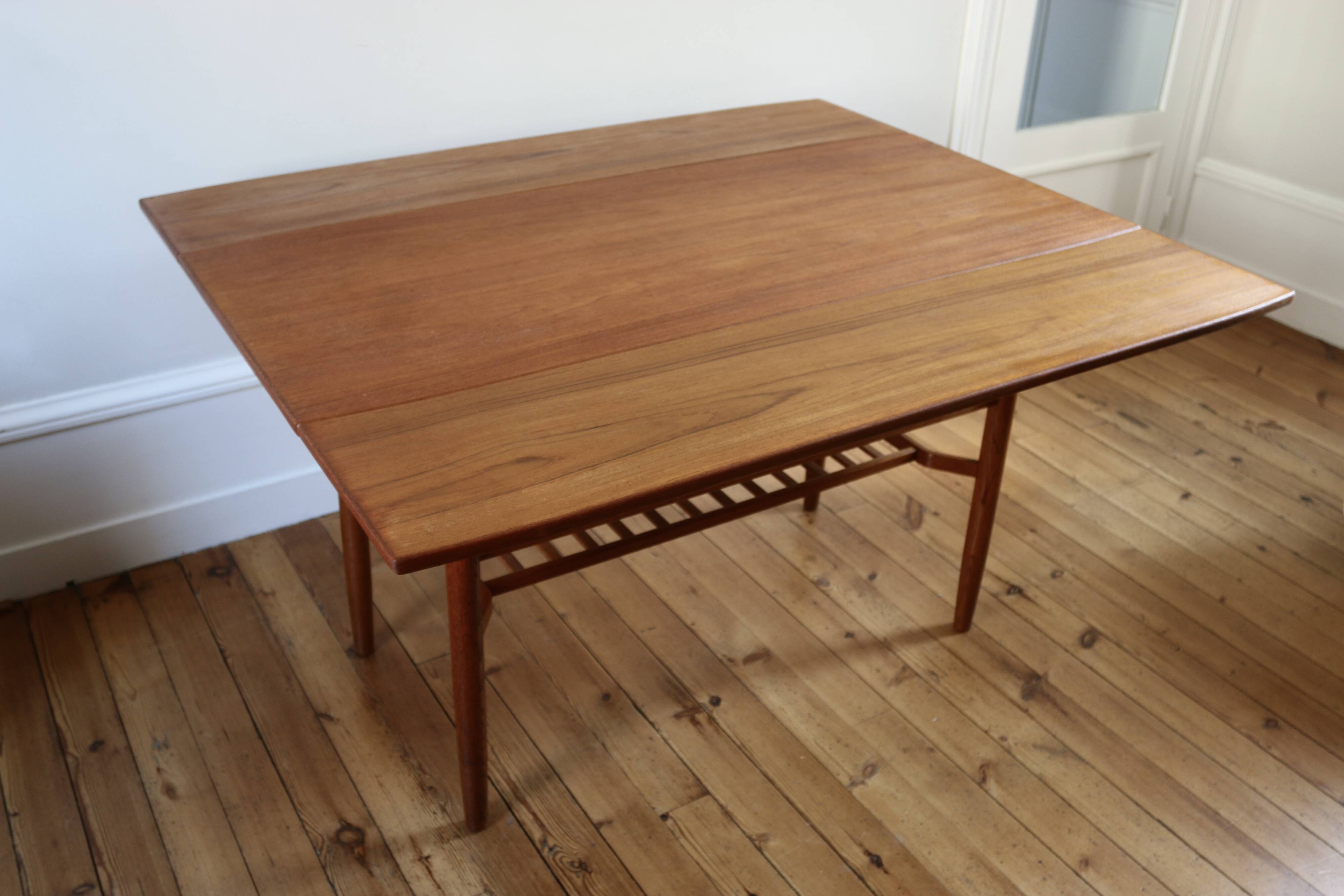 Table basse relevable "elevator" scandinave teck Tingstroms
