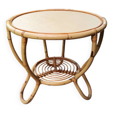 Round rattan coffee table