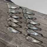 12 silver-plated metal knife rests with duck design