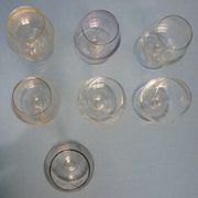 Ensemble de 7 verres à cognac irisés et colorés