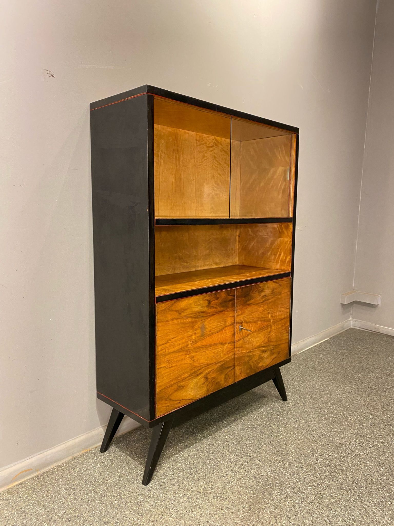 Bibliothèque plaquée noyer vintage, années 1960