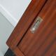 Meuble de rangement/d'apothicaire ou classeur vintage en bois dur hollandais du milieu du siècle
